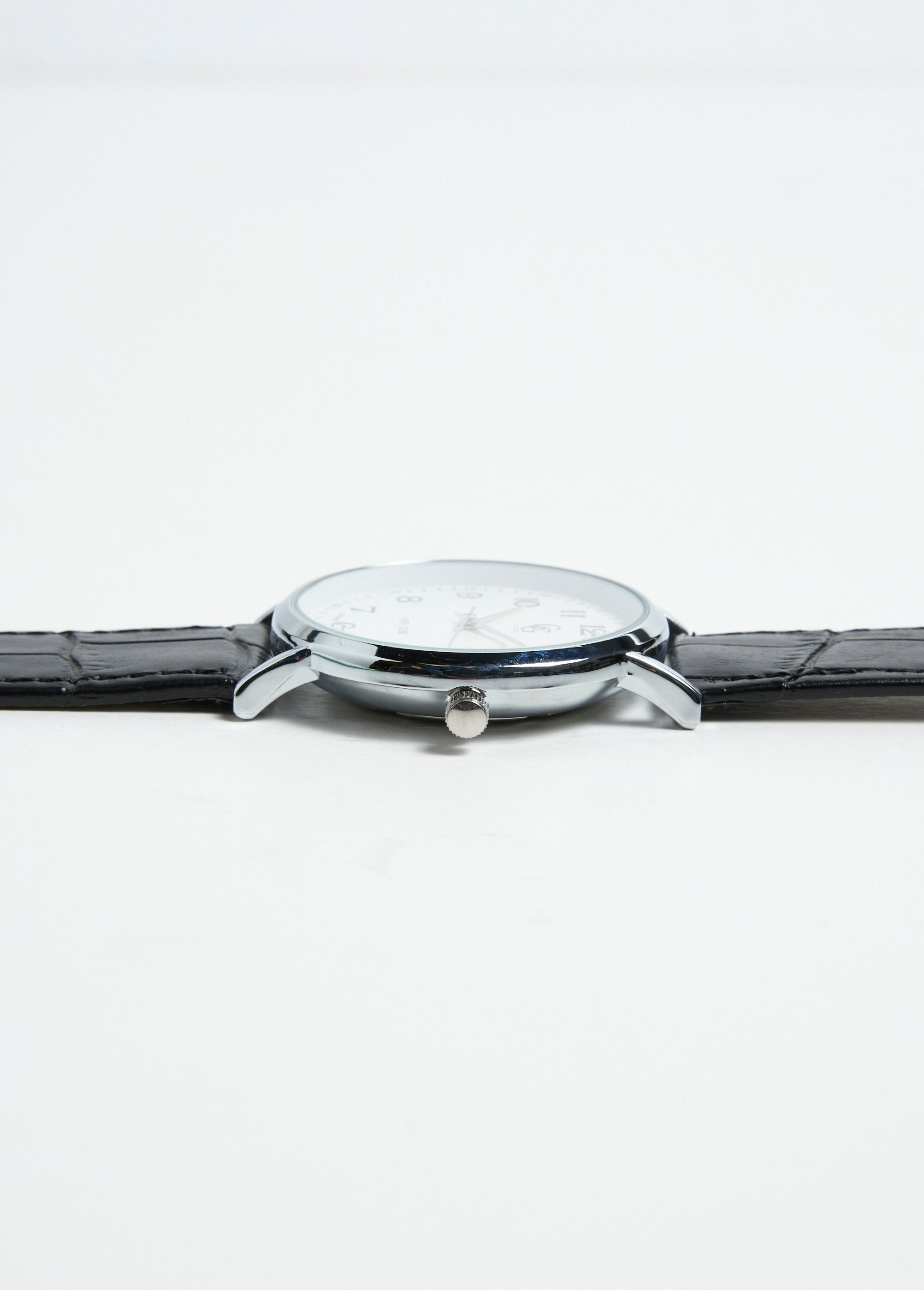 Round_stainless_steel_and_crocodile-style_leather_watch_Black_DE3_slim