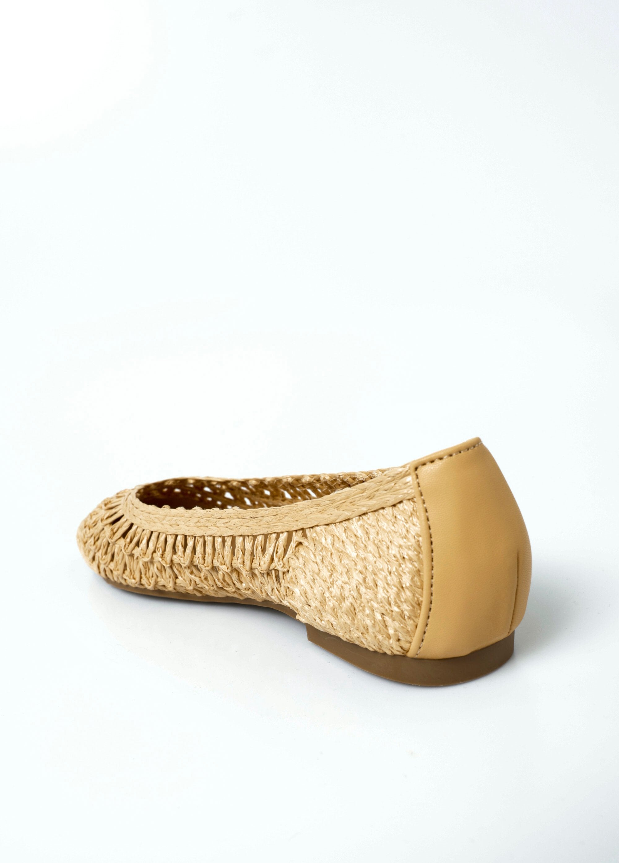 Natural-look_openwork_flat_ballerinas_Beige_DO1_slim