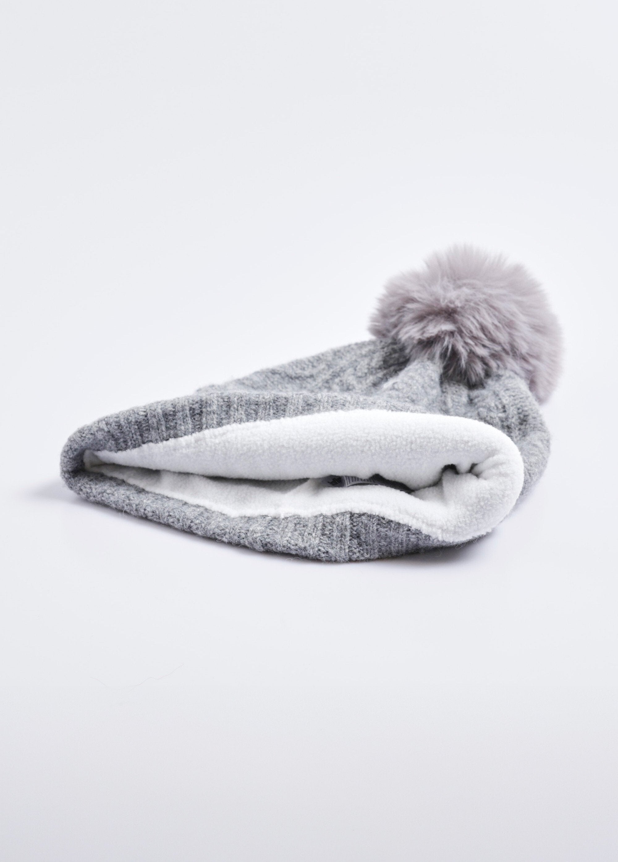 Ribbed_wool_hat_with_pompom_Light_gray_DE1_slim