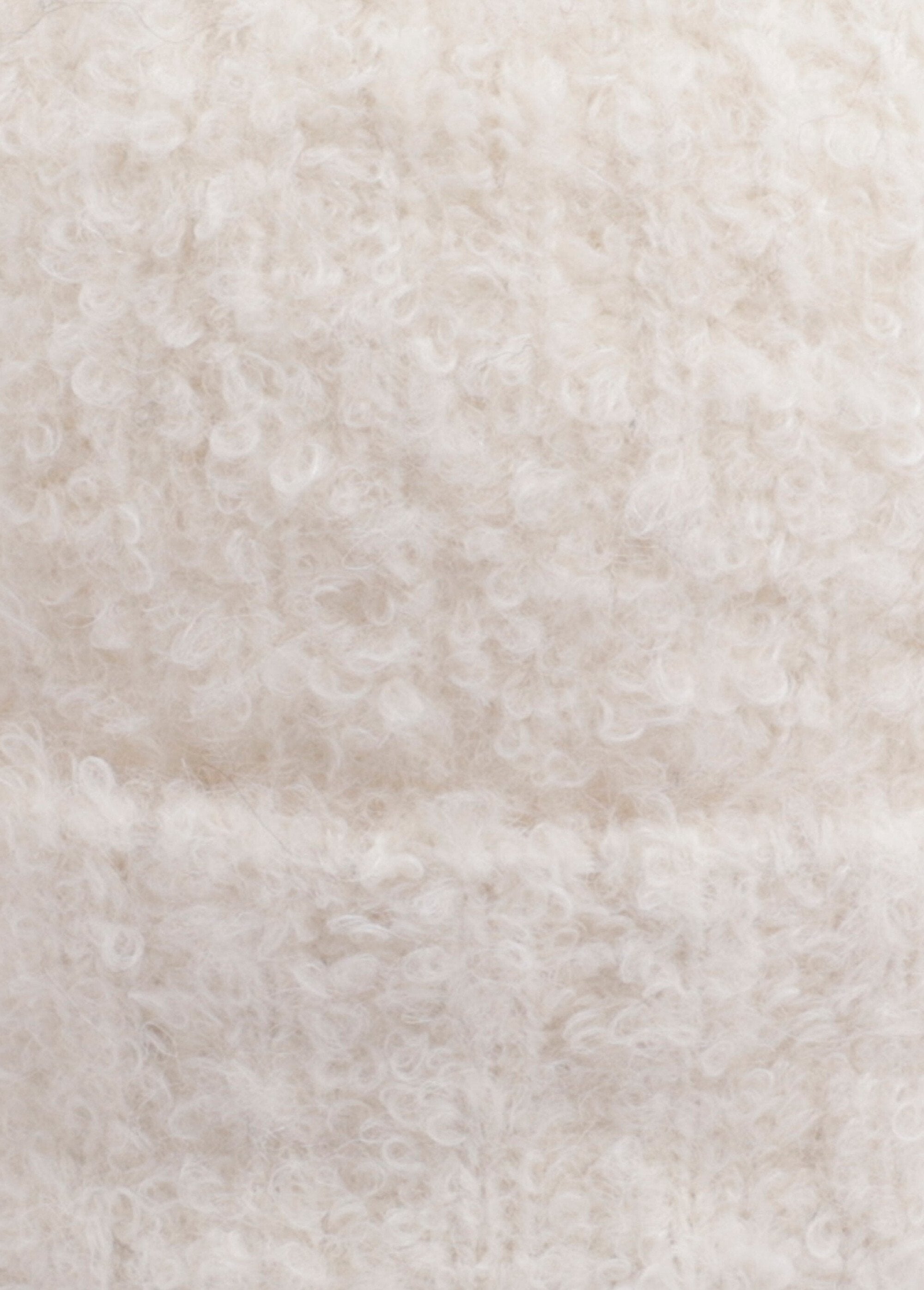 Warm_wool_hat,_fluffy_knit_White_DE1_slim