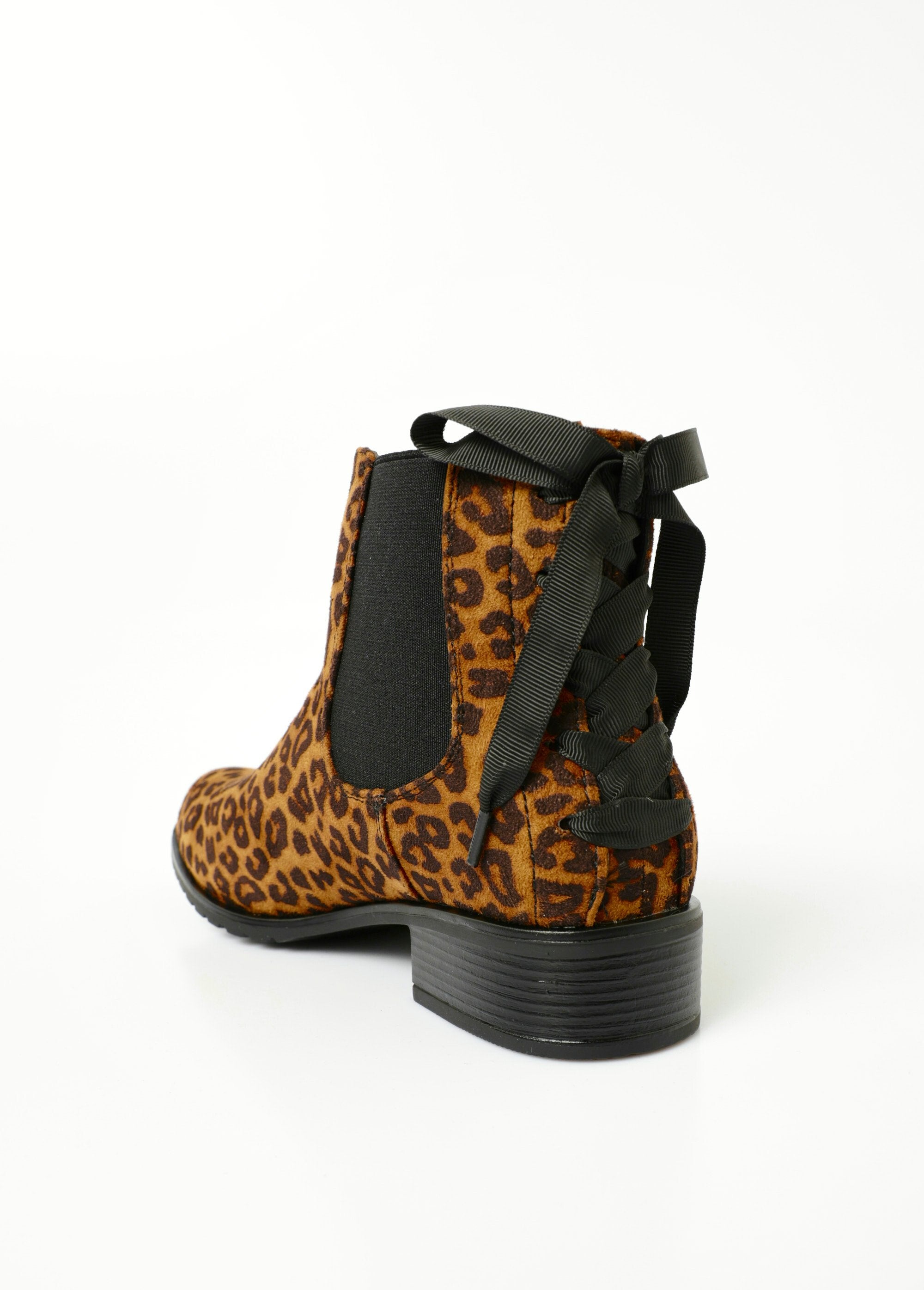 Chelsea_boots_with_fancy_heels_and_bow_Leopard_DO1_slim