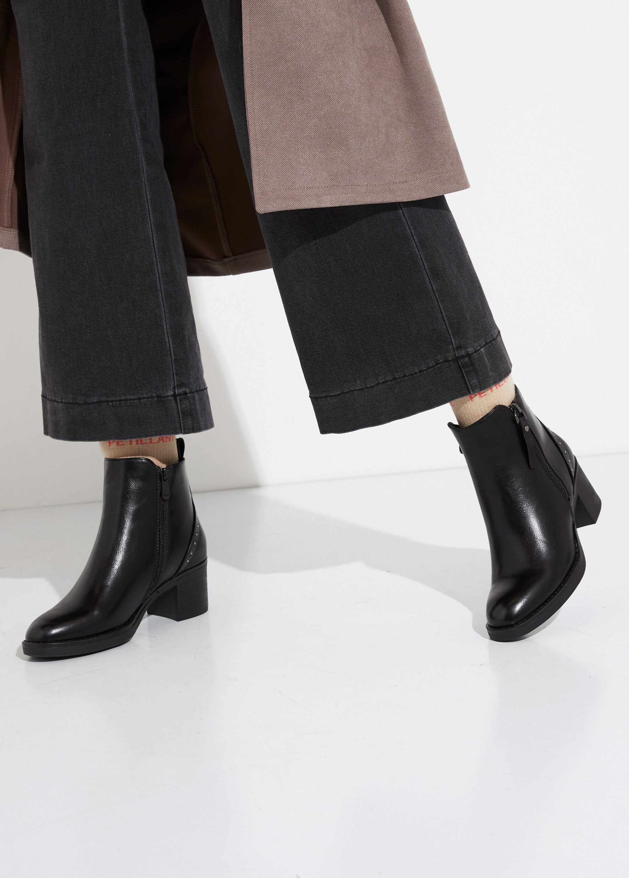 Zipped_boots_with_studded_heels_Black_SF1_slim