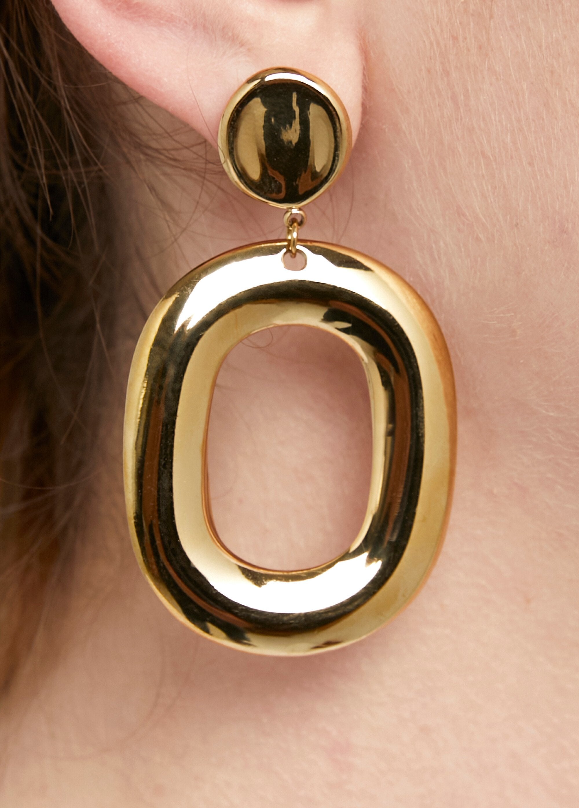 Hollow_oval_pendant_earrings_Golden_FA2_slim