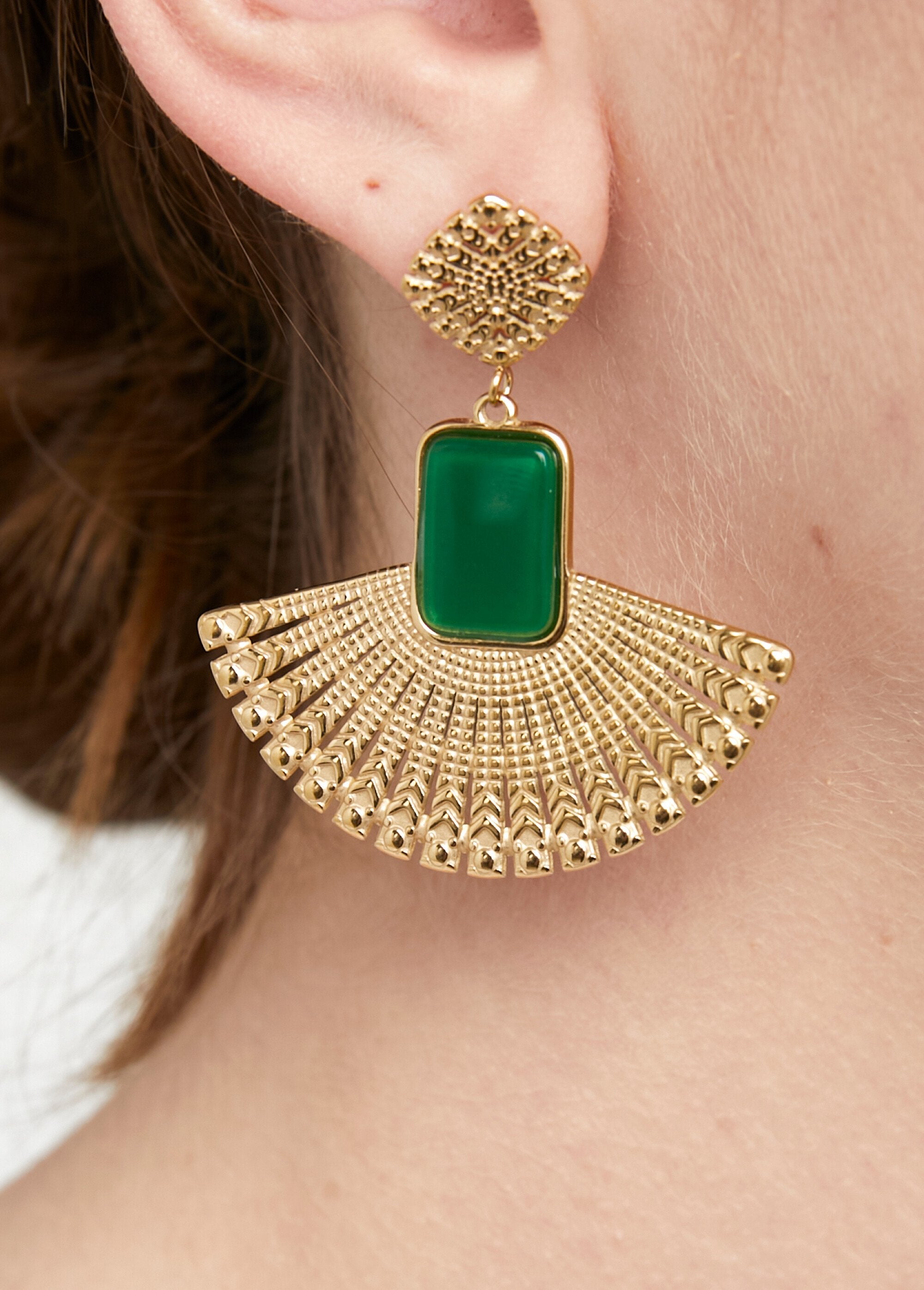 Fan-shaped_steel_earrings_Gold_and_green_FA2_slim