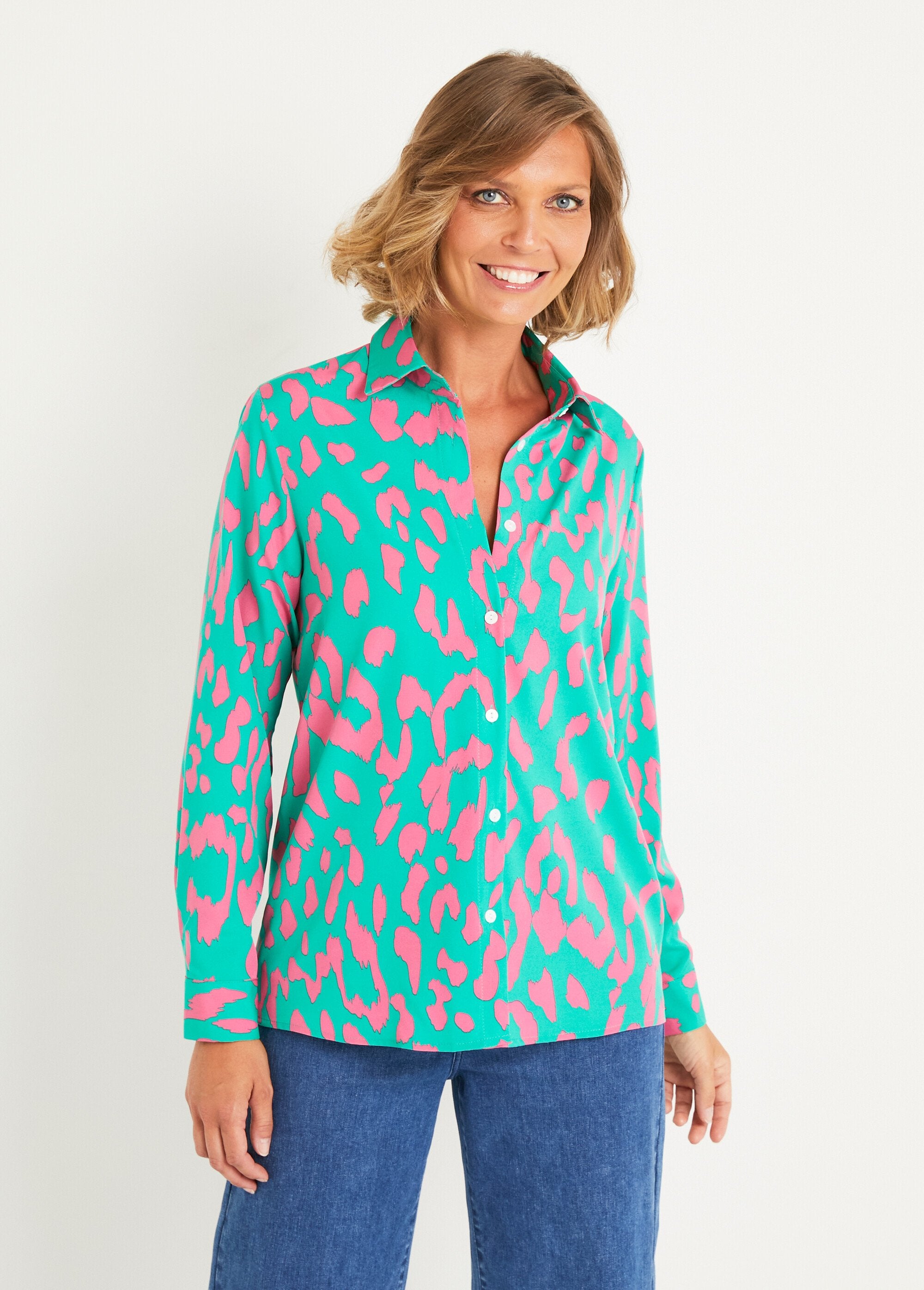 Contrasting_graphic_print_blouse_Green_and_pink_FA1_slim