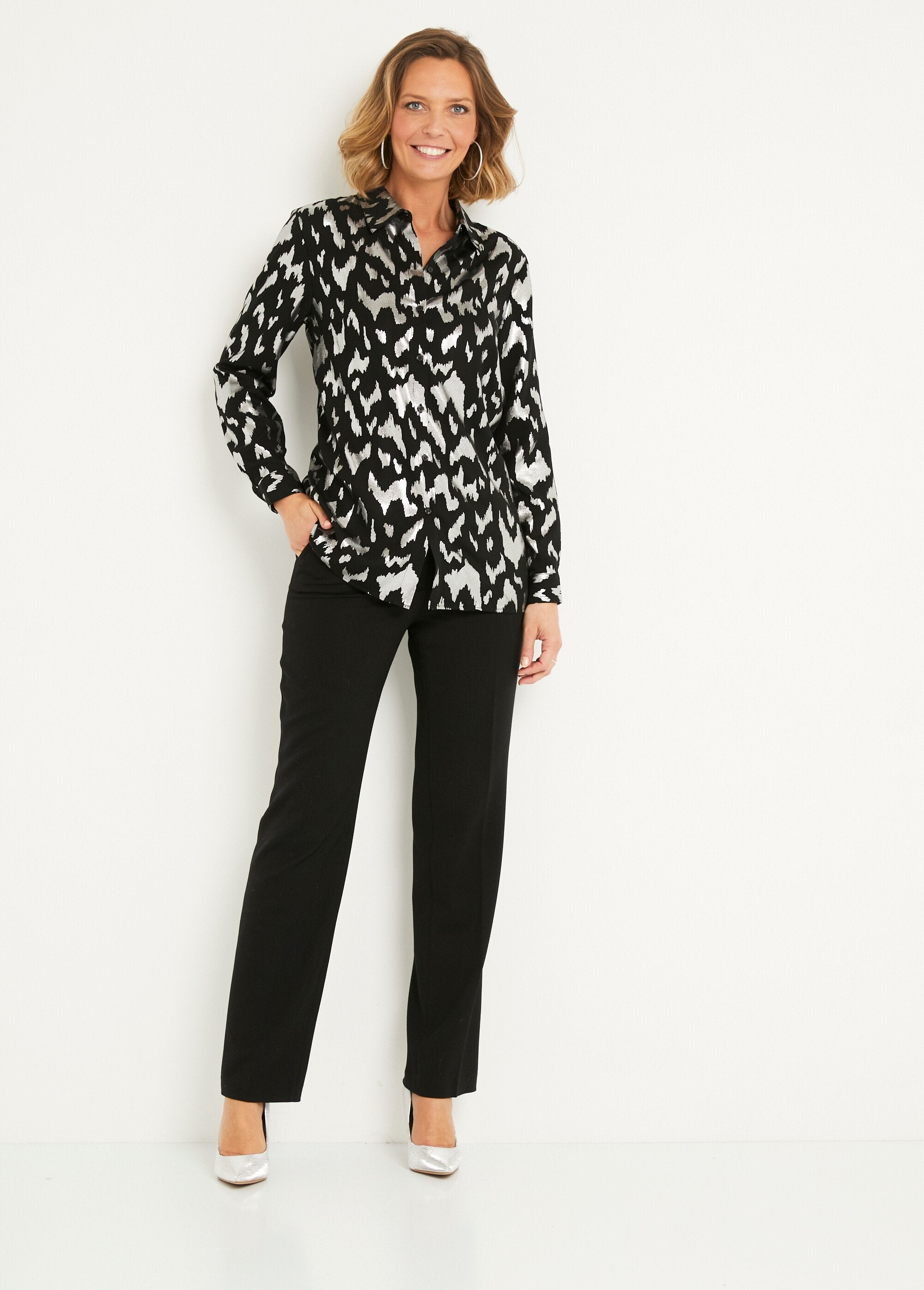 Long_buttoned_blouse_with_shiny_print_Black_and_silver_SF1_slim