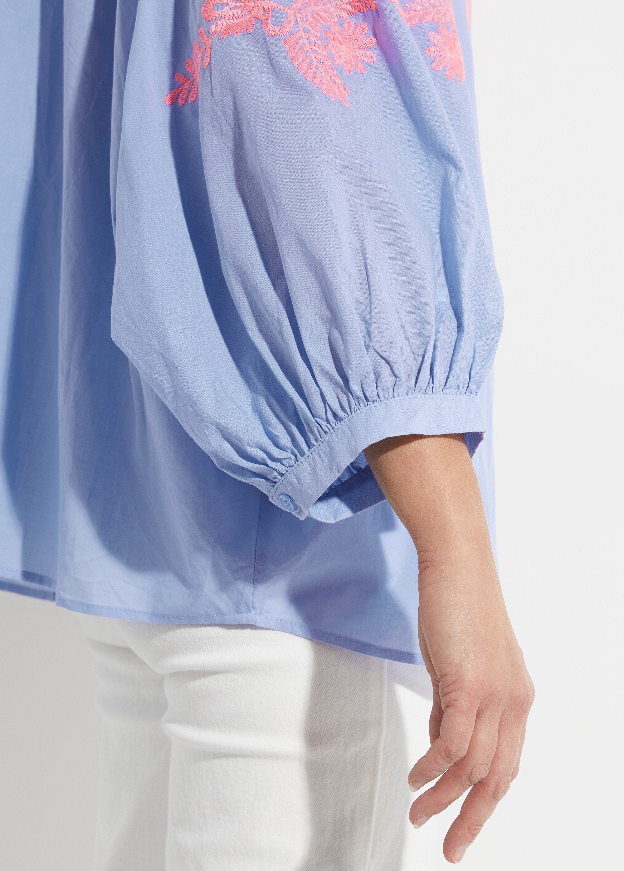 Blouse_with_wide_sleeves_and_neon_embroidery_Blue_and_pink_DE2_slim
