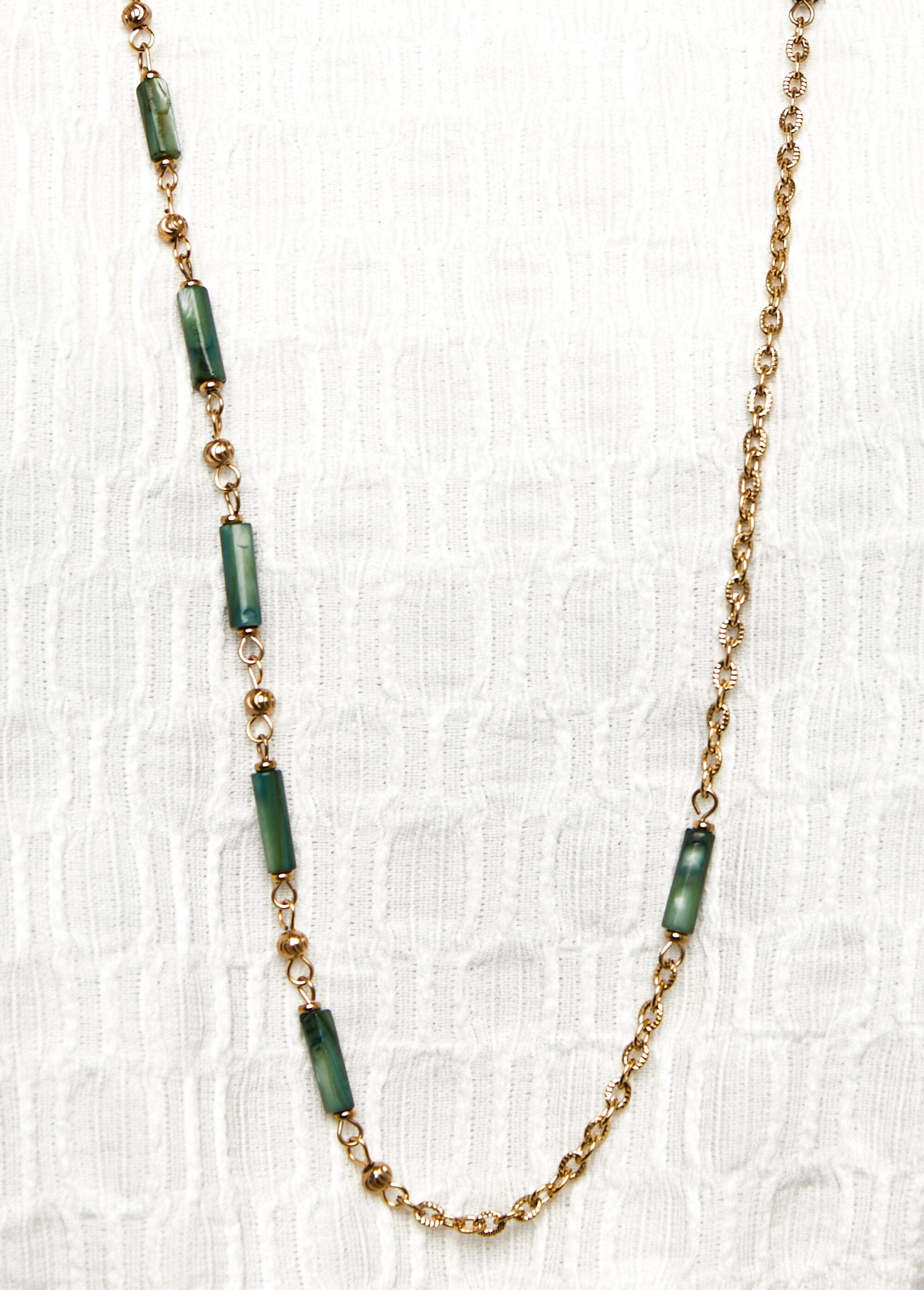 Steel_and_stone_pearl_necklace_Golden_FA2_slim