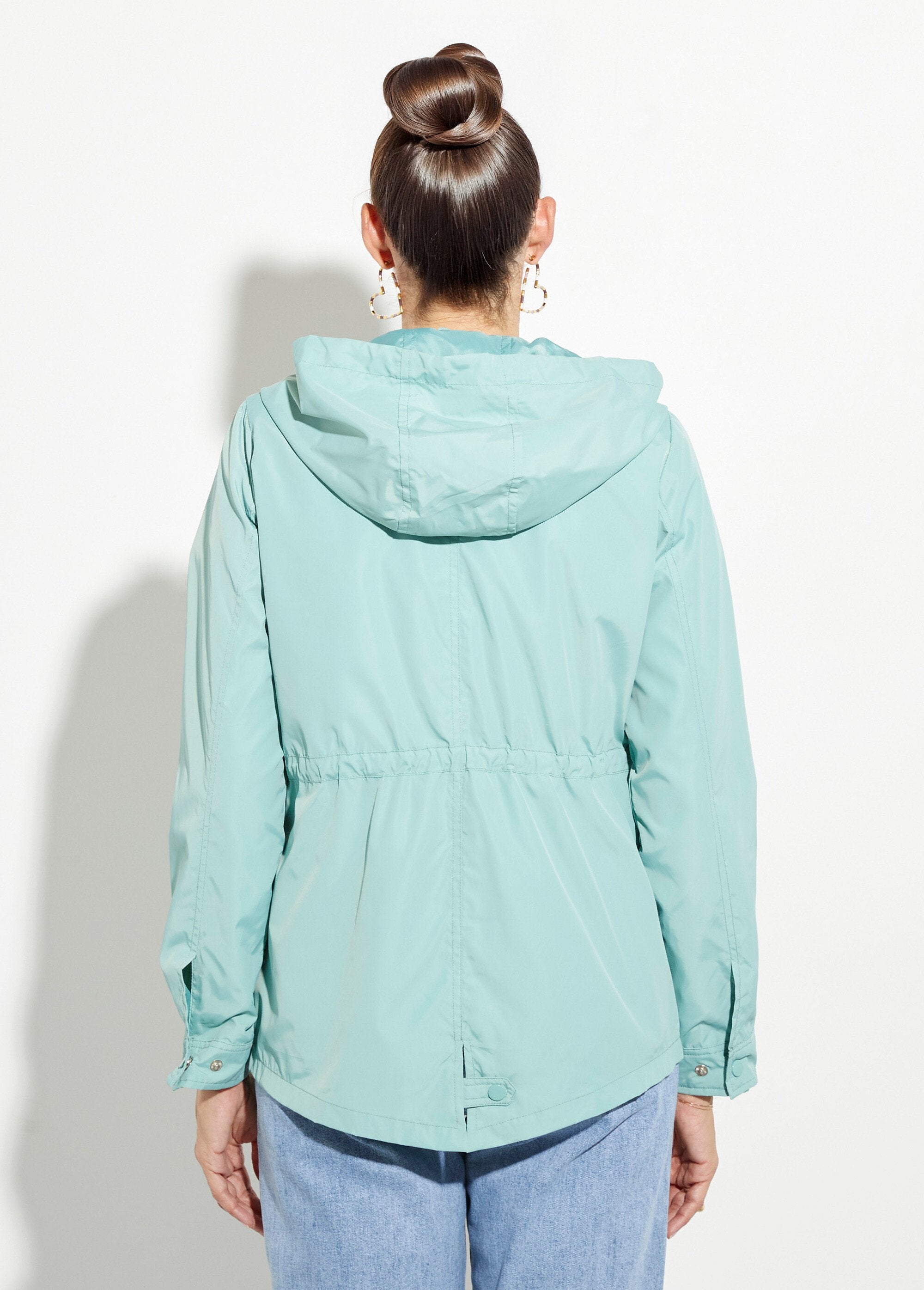 Windbreaker_with_hood_and_fitted_waist_water_green_DO1_slim