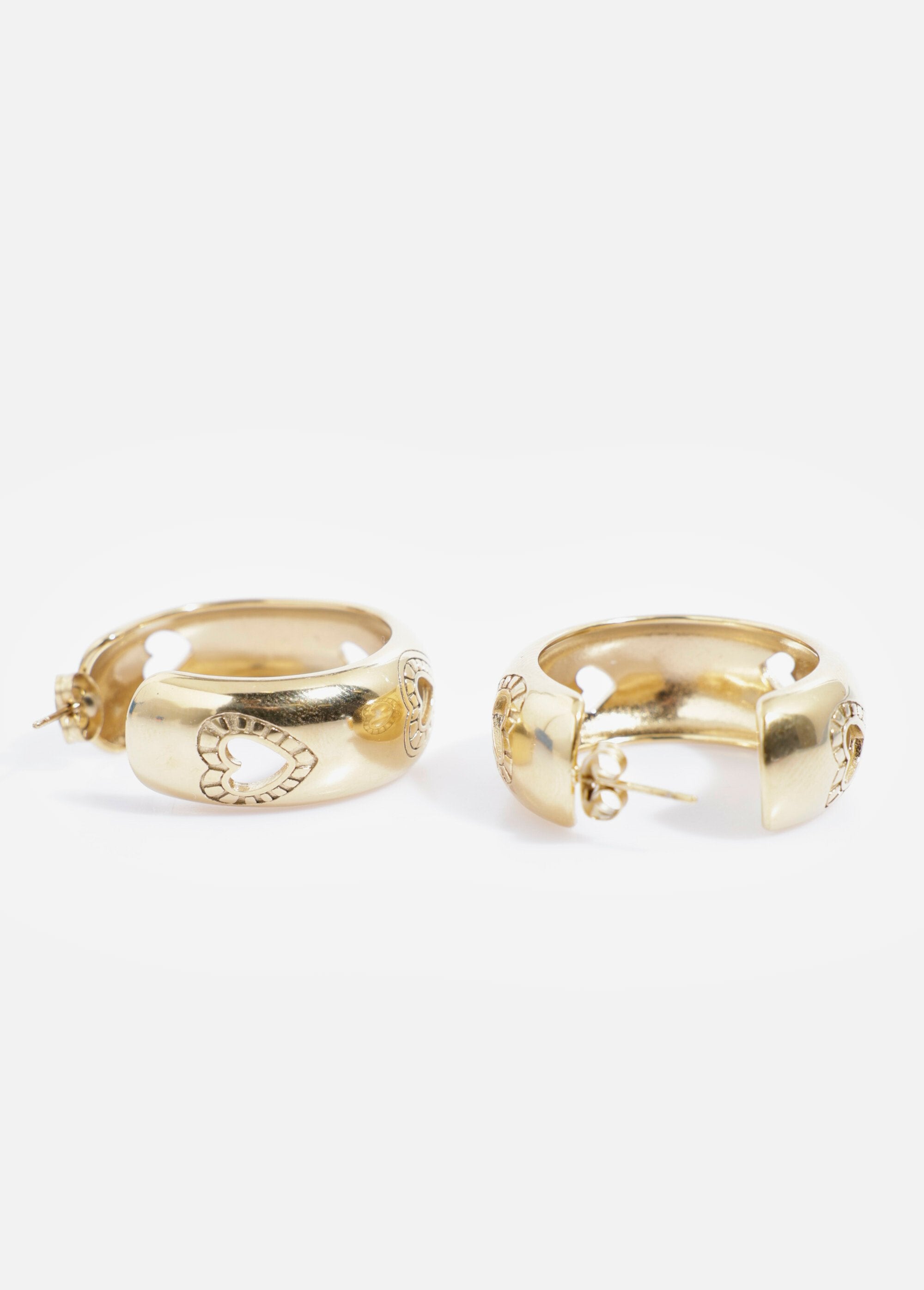 Stainless_steel_heart-patterned_hoop_earrings_Golden_DE1_slim