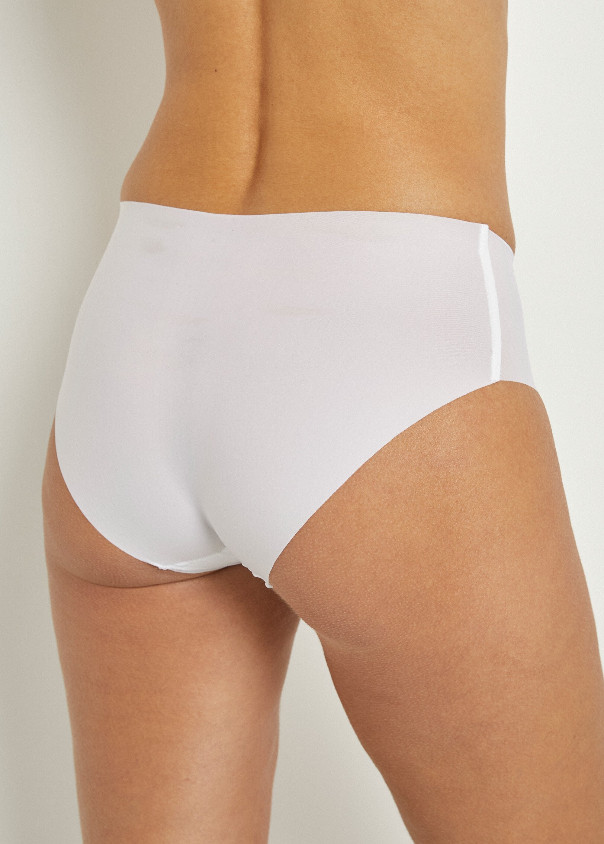 Invisible_seamless_high_panties_White_lot2_DO1_slim