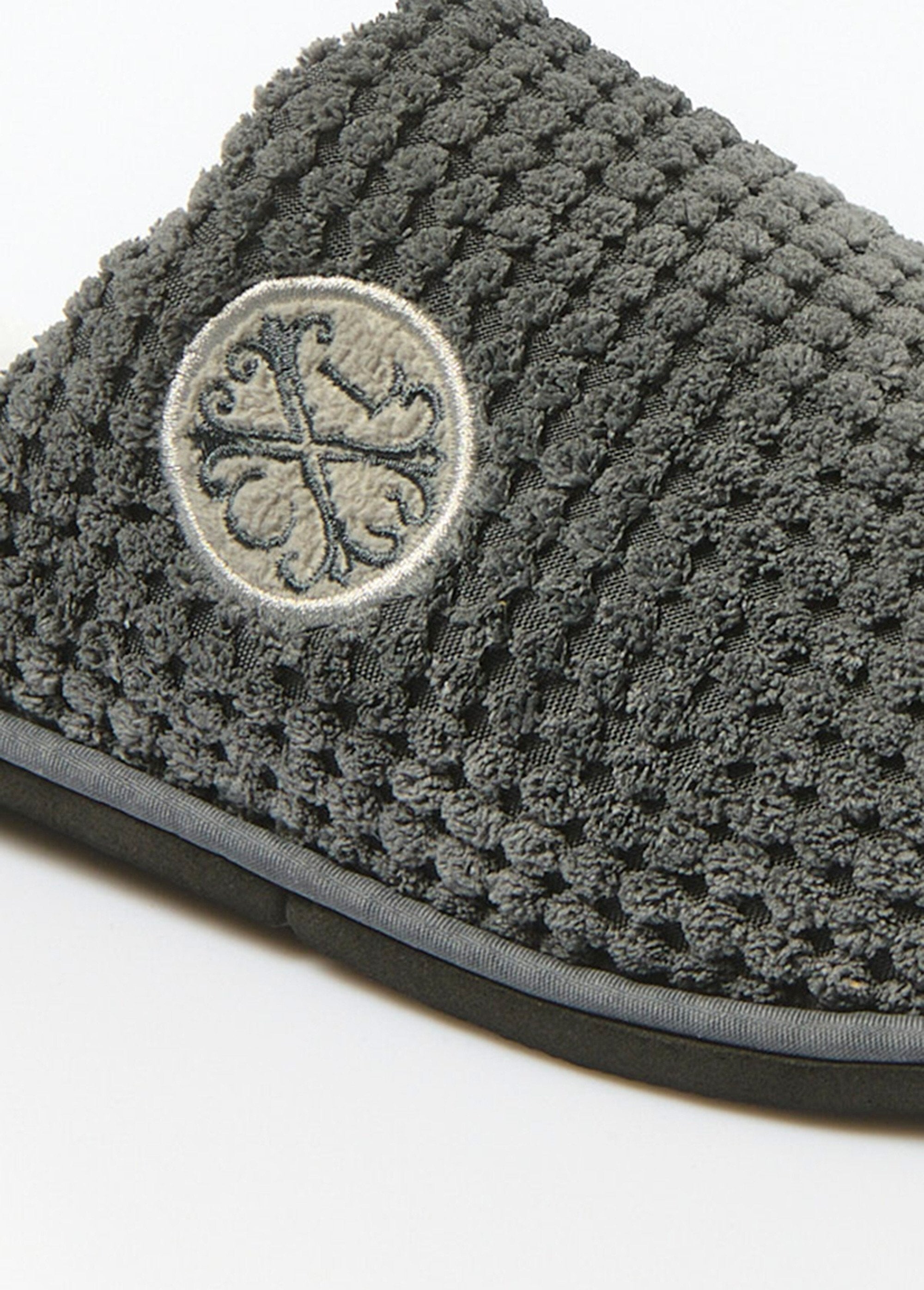 Textured_terry_mule_slippers_Gray_DE1_slim