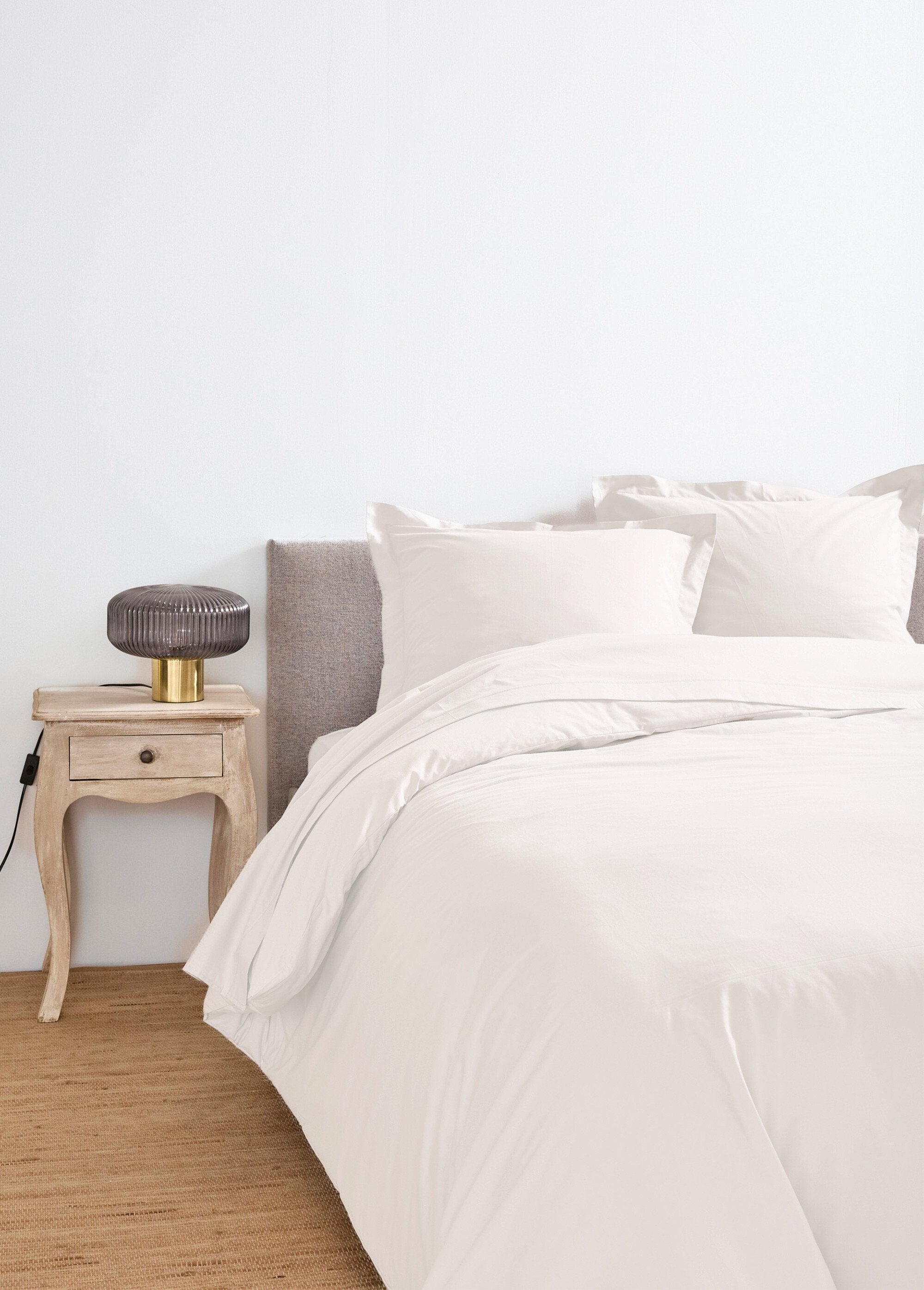 Plain_cotton_flat_sheet_White_DE1_slim