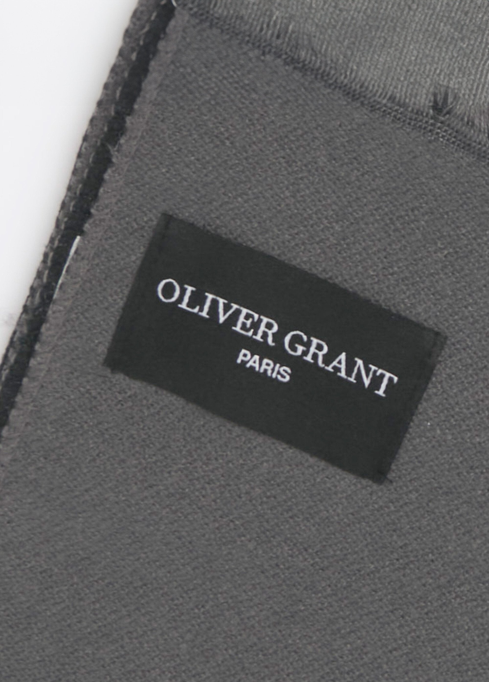 Reversible_two-tone_fringed_scarf_Gray_DE2_slim