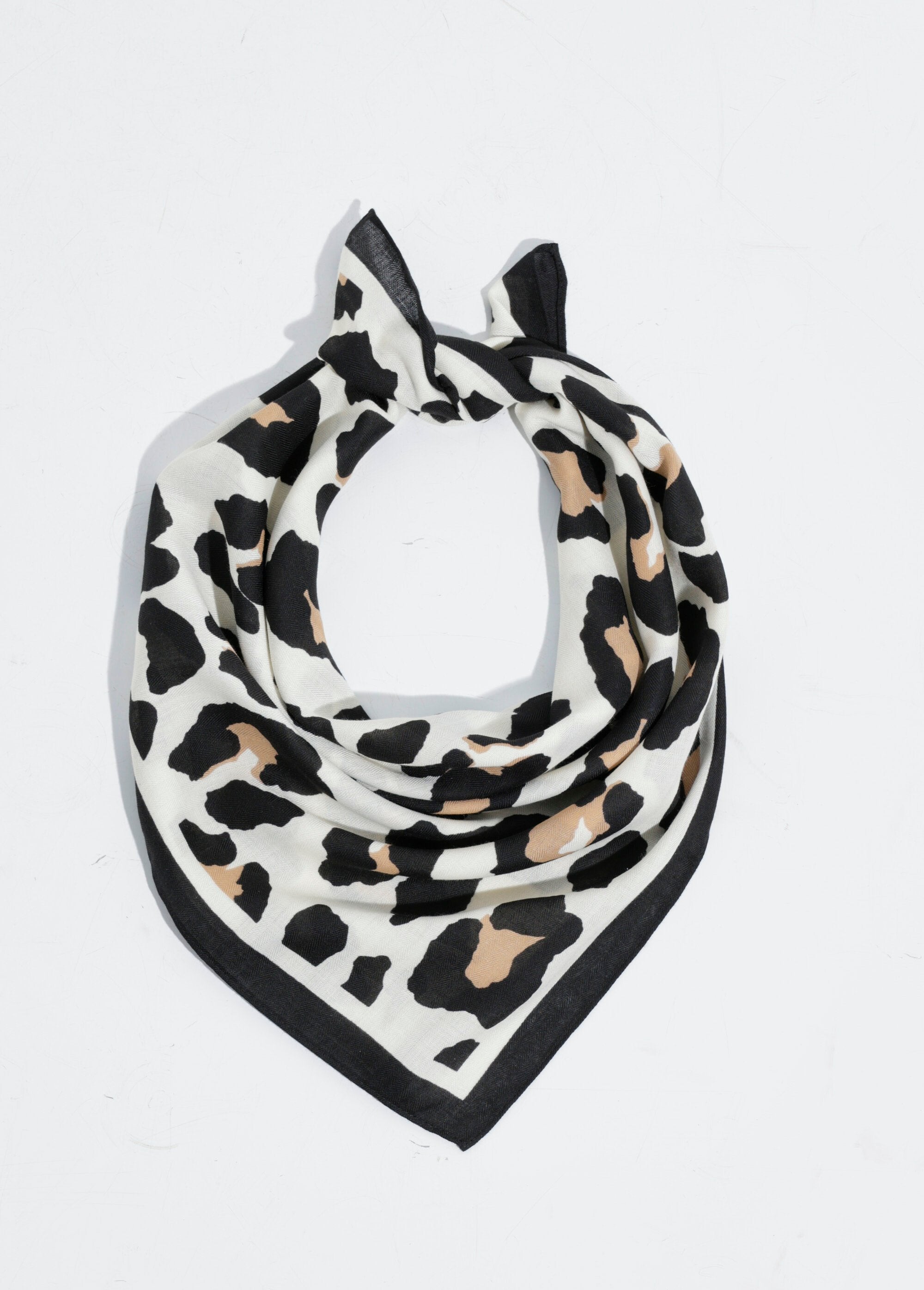 Stylish_leopard_print_square_scarf_Black_Leopard_FA1_slim
