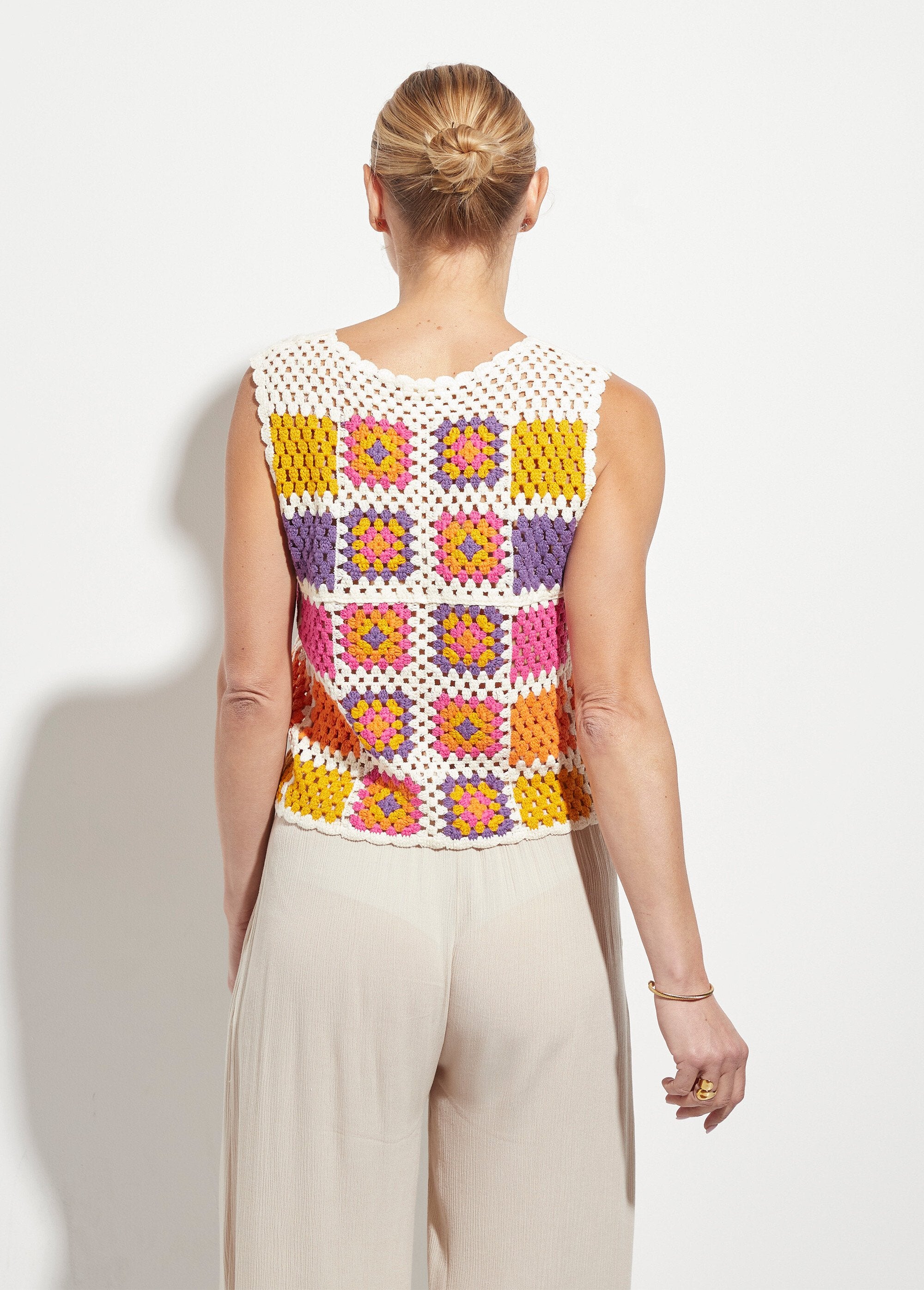 Sleeveless_crochet_V-neck_cardigan_Pink_and_purple_DO1_slim