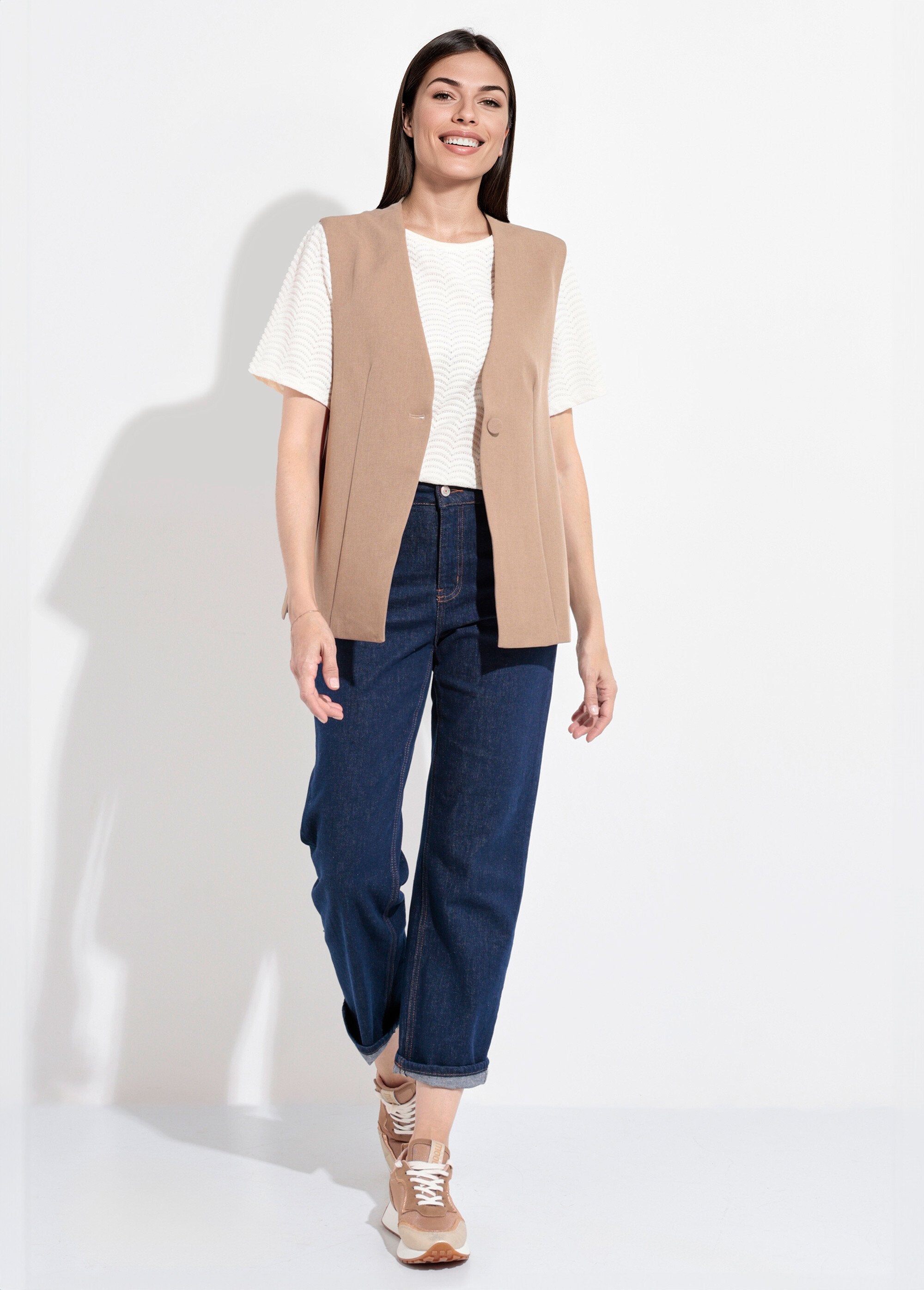 Sleeveless_suit_vest_with_side_buttons_Beige_SF1_slim