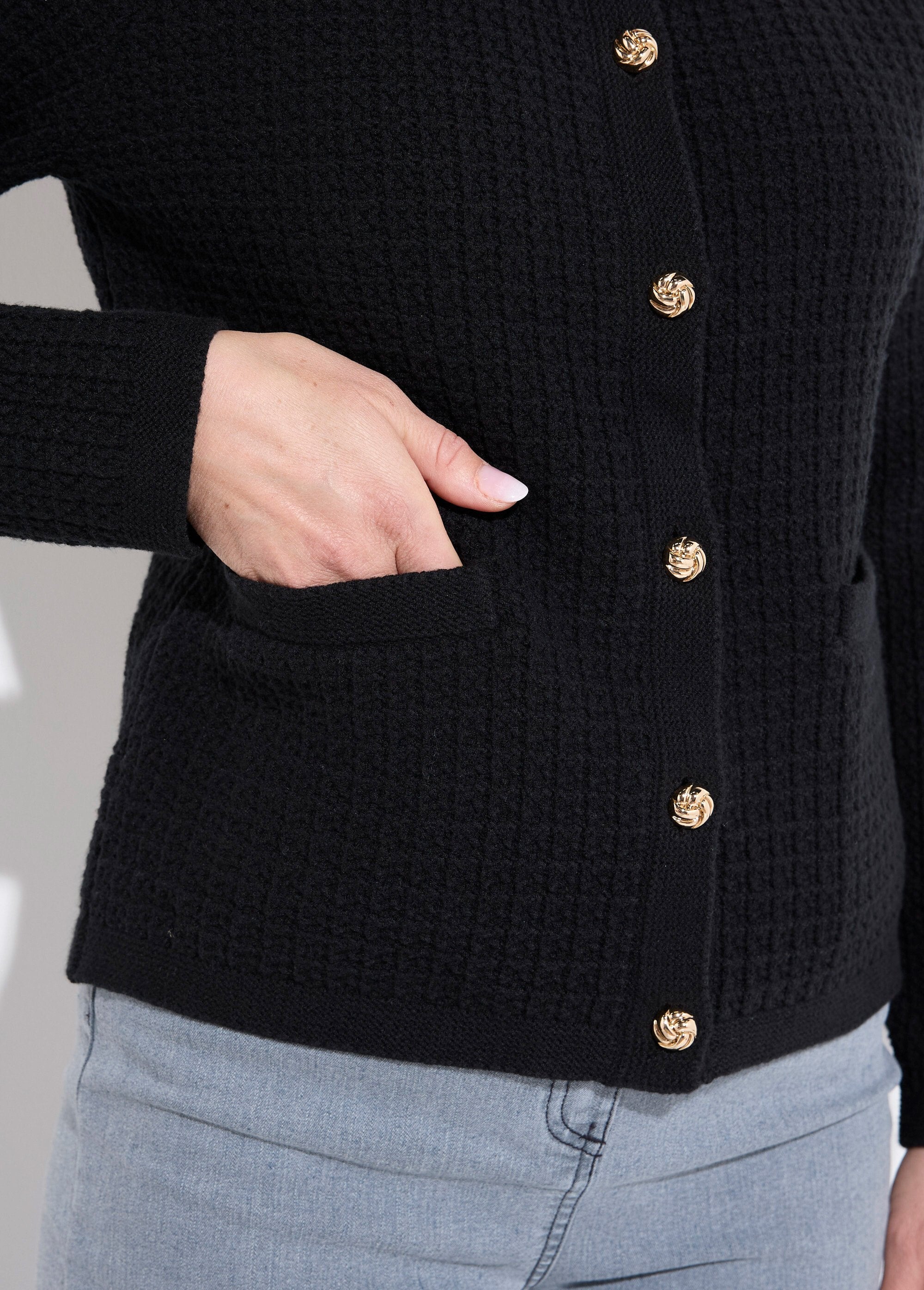 Tweed-effect_knitted_short_buttoned_vest_jacket_Black_DE1_slim