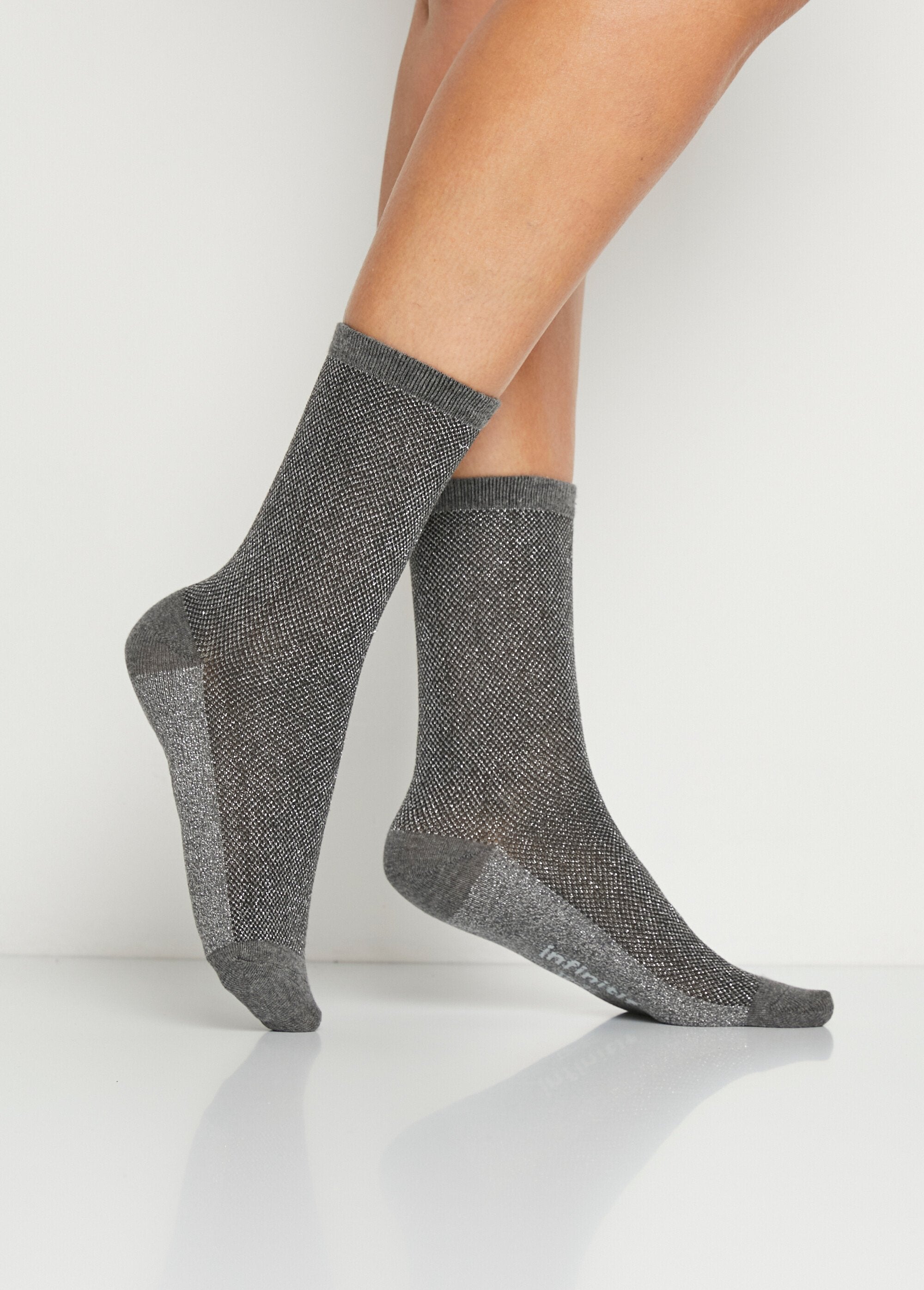 Fancy_lurex_mesh_socks_Gray_lot2_DR1_slim