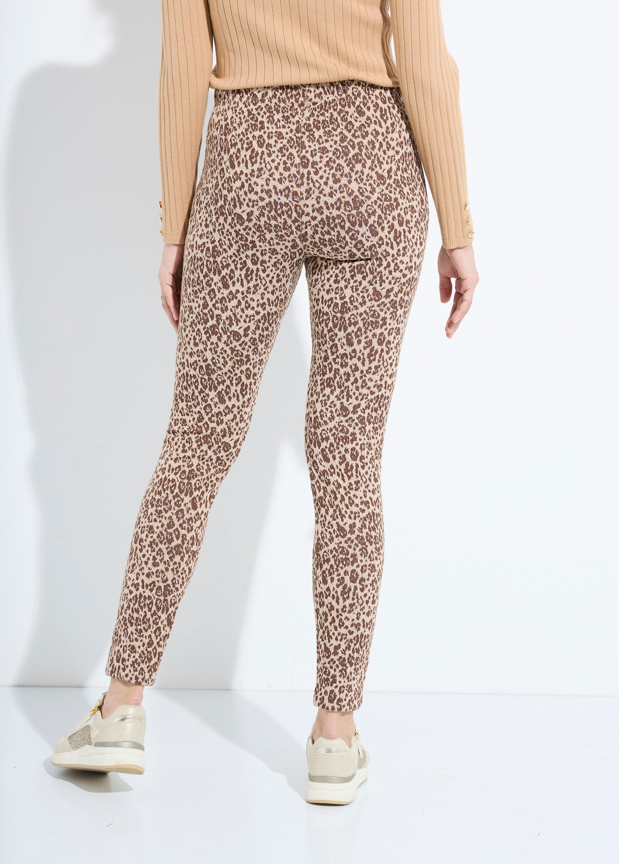 Animal_skin_jacquard_leggings_with_elasticated_waist_Beige_and_camel_DO1_slim