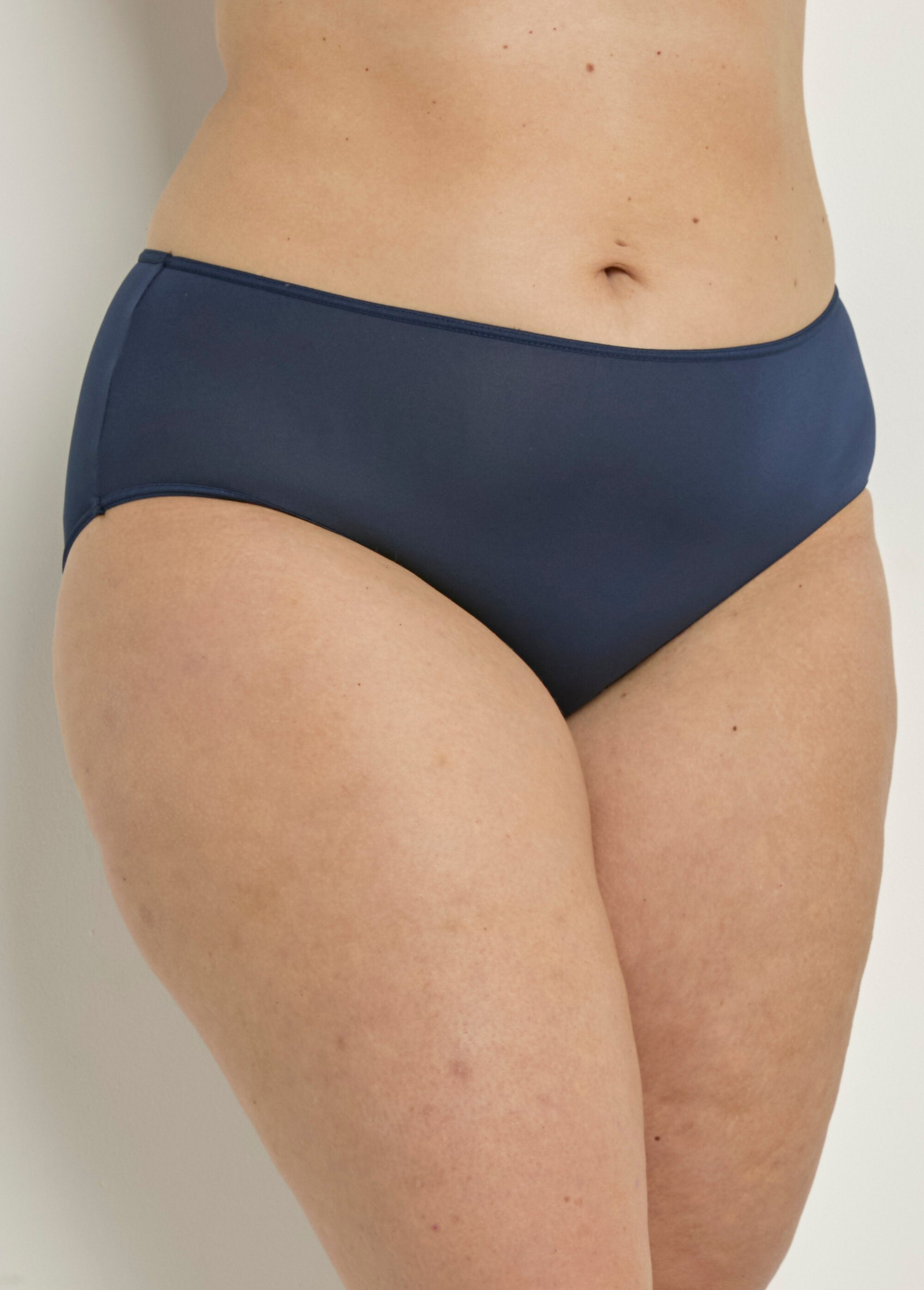 Basic_soft_panties_Marine_FA1_curvy