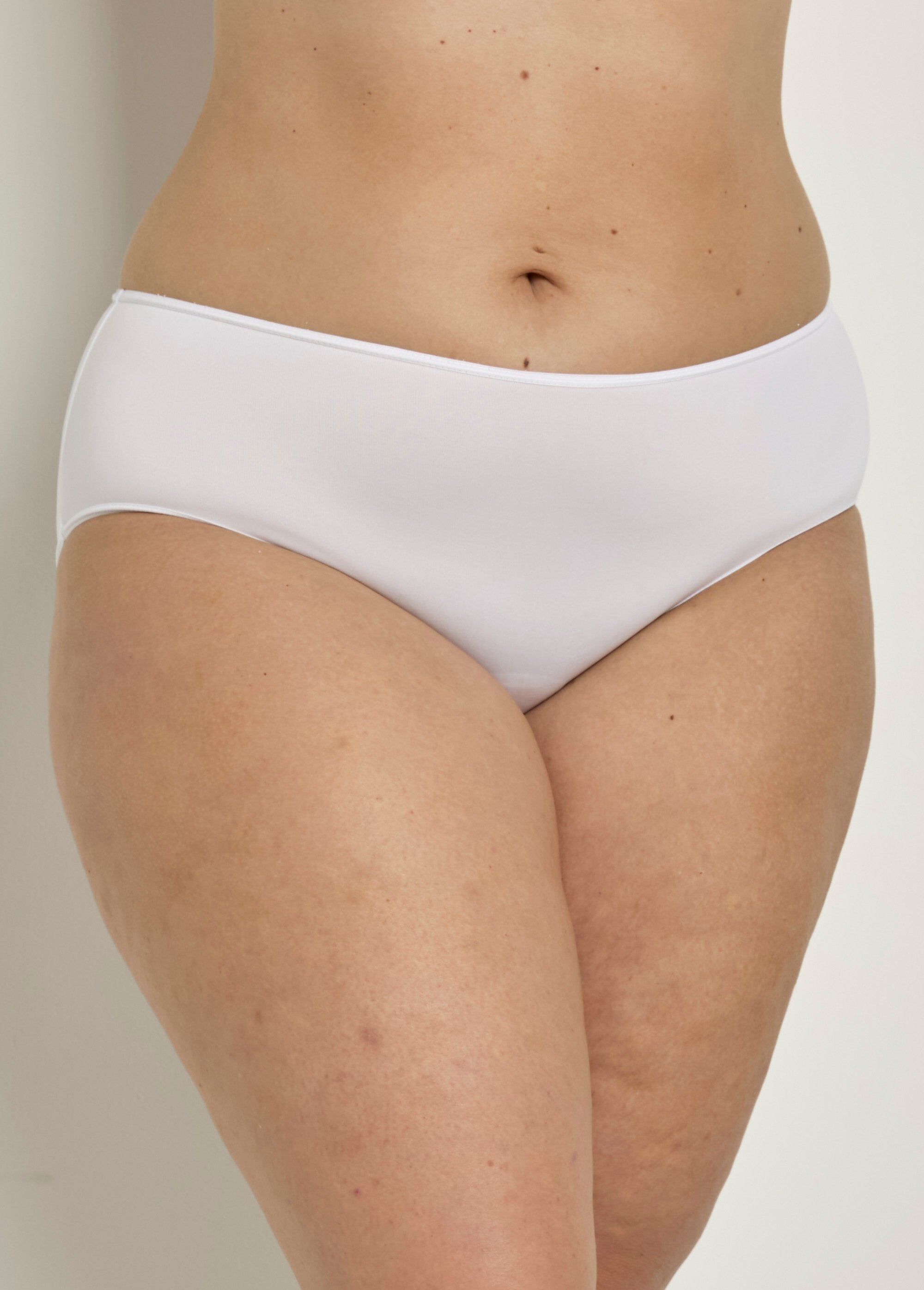 Basic_soft_panties_White_FA1_curvy