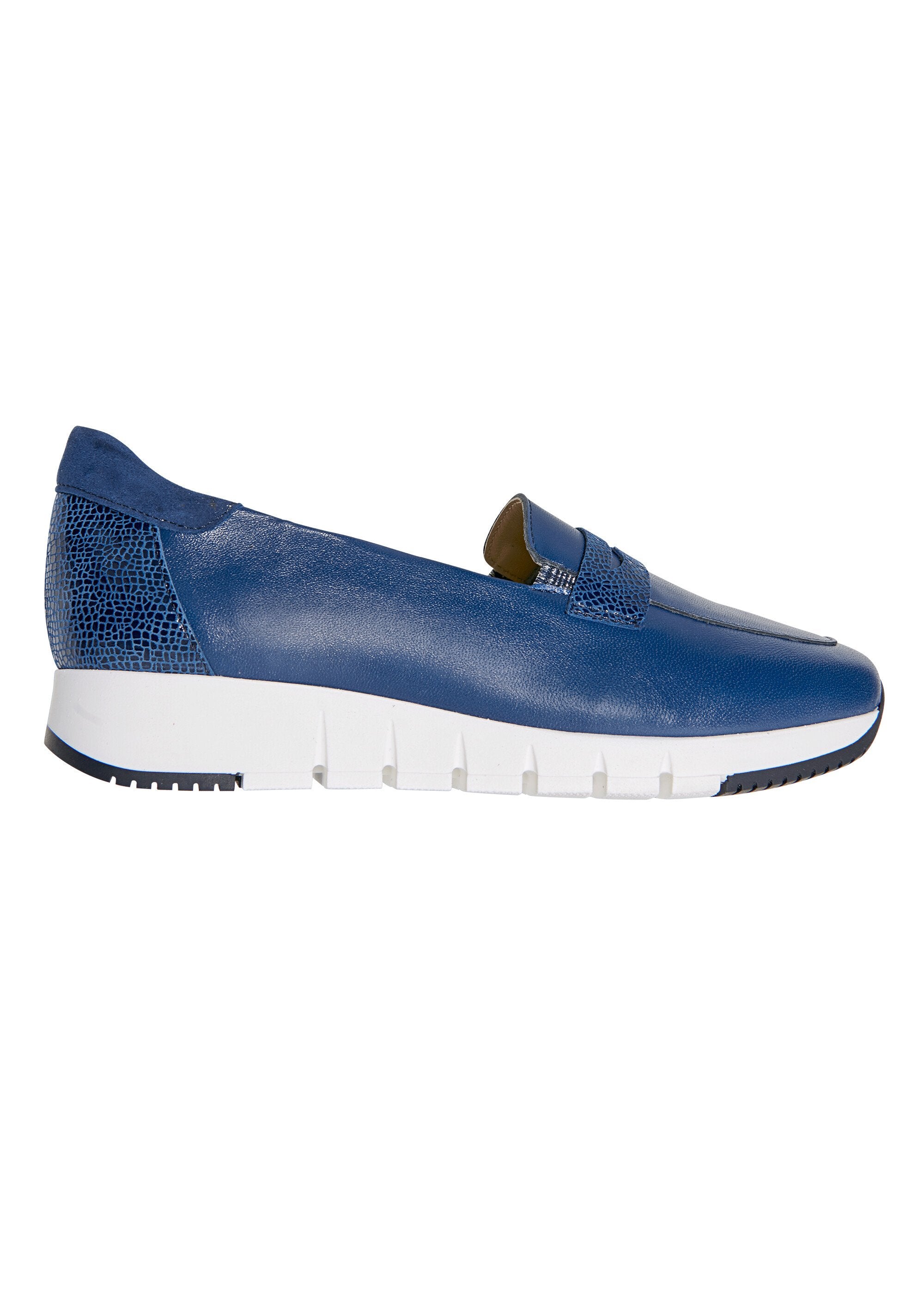 Comfort_width_leather_moccasin_Blue_FA1_slim