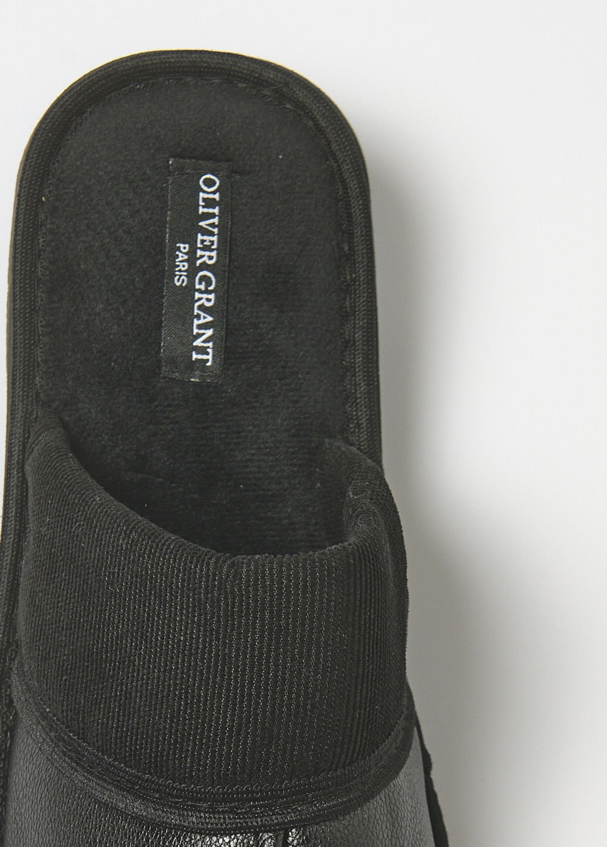 Ribbed_and_faux_leather_slippers_Black_DE1_slim