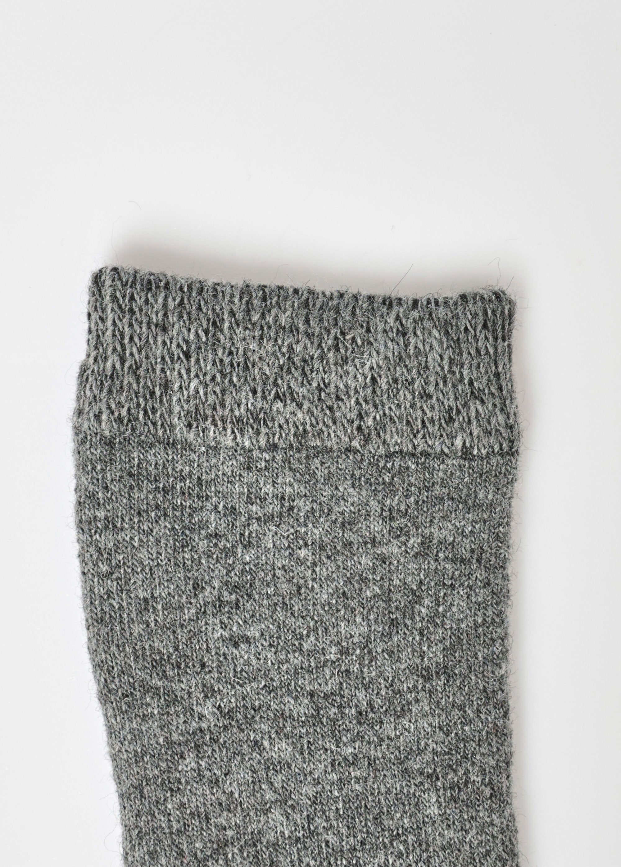 Pair_of_warm_wool_socks_Dark_gray_DE2_slim