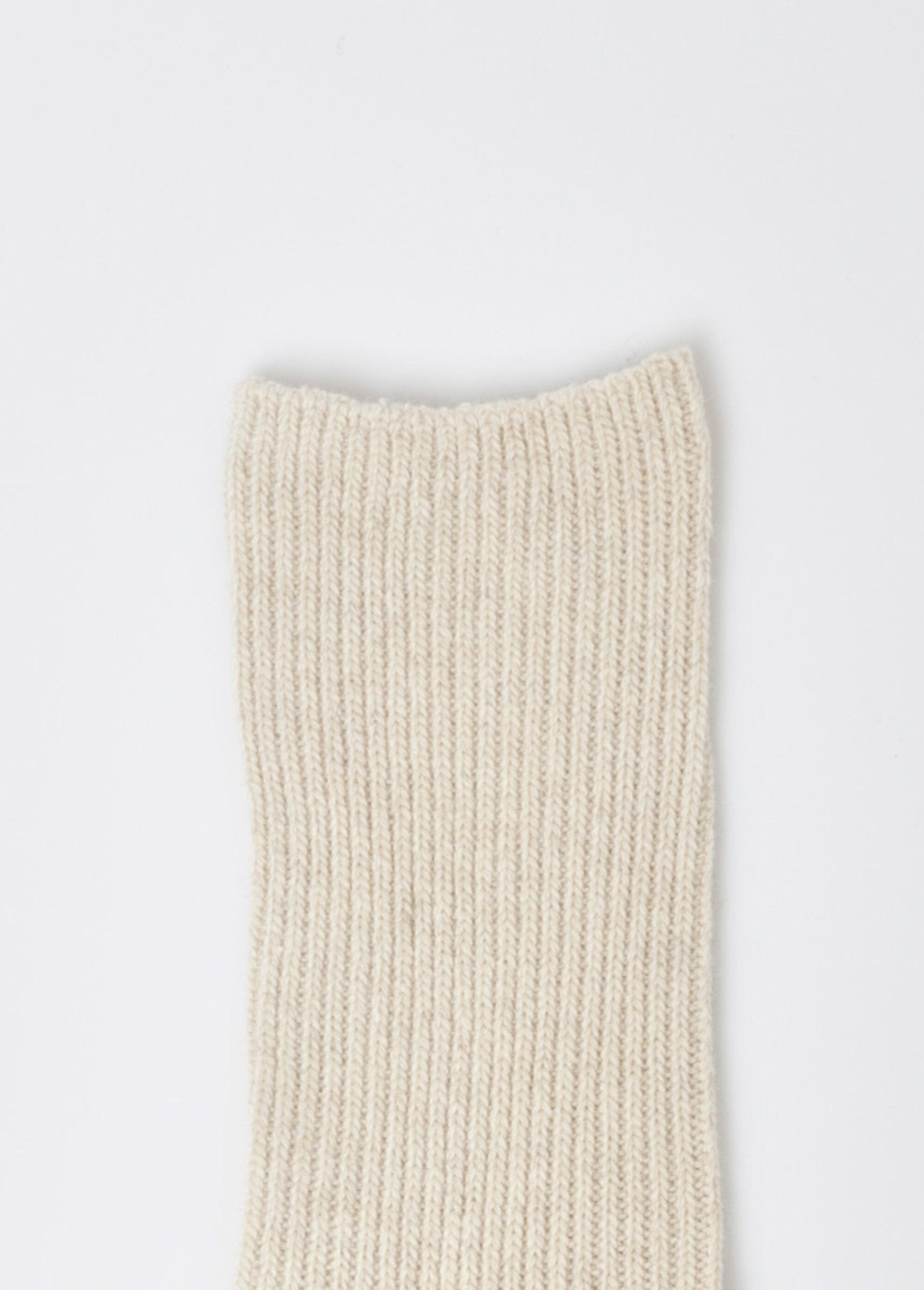 Pair_of_fine_ribbed_wool_socks_Beige_DE2_slim