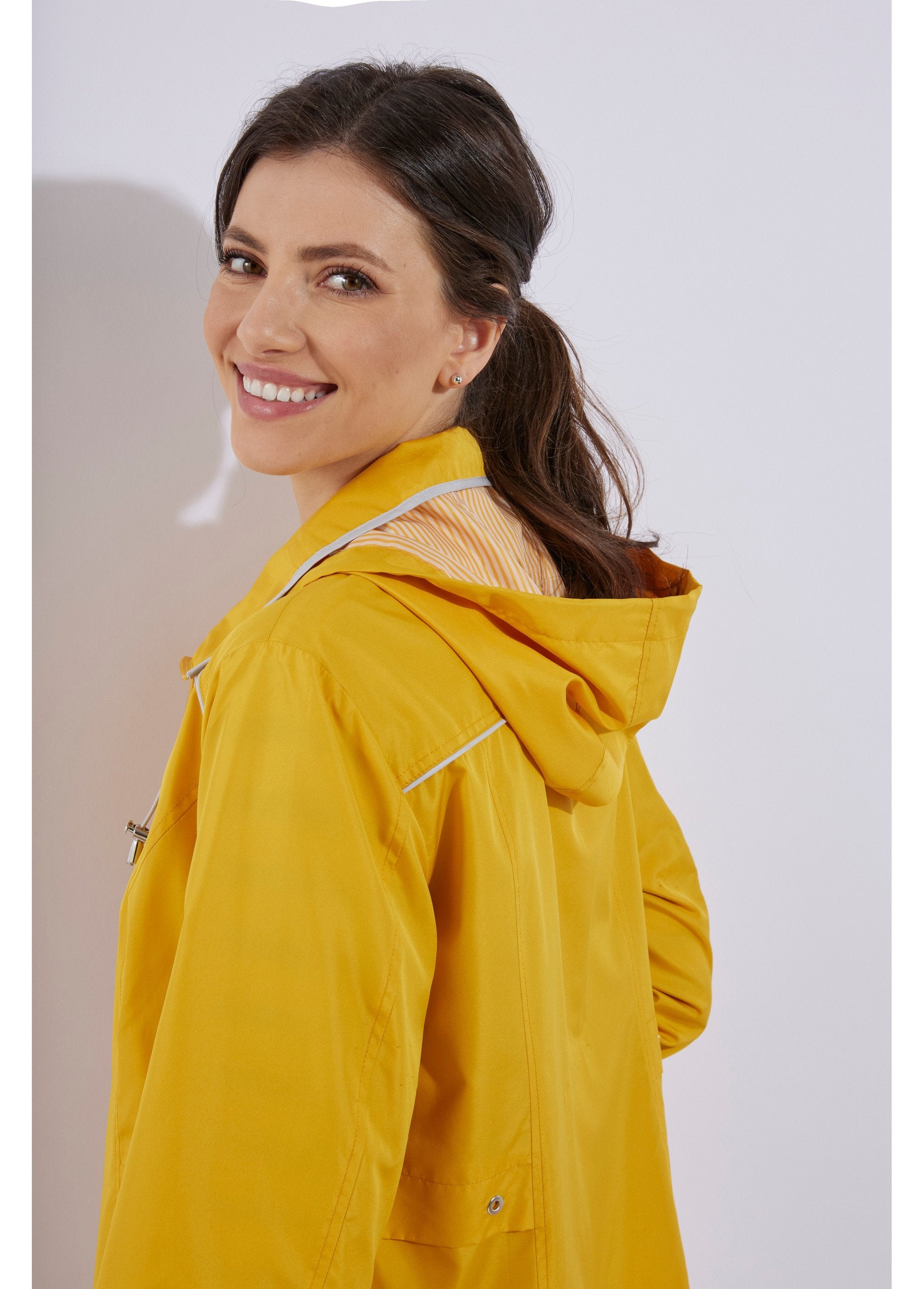 Short_zipped_parka_Mustard_DE1_slim