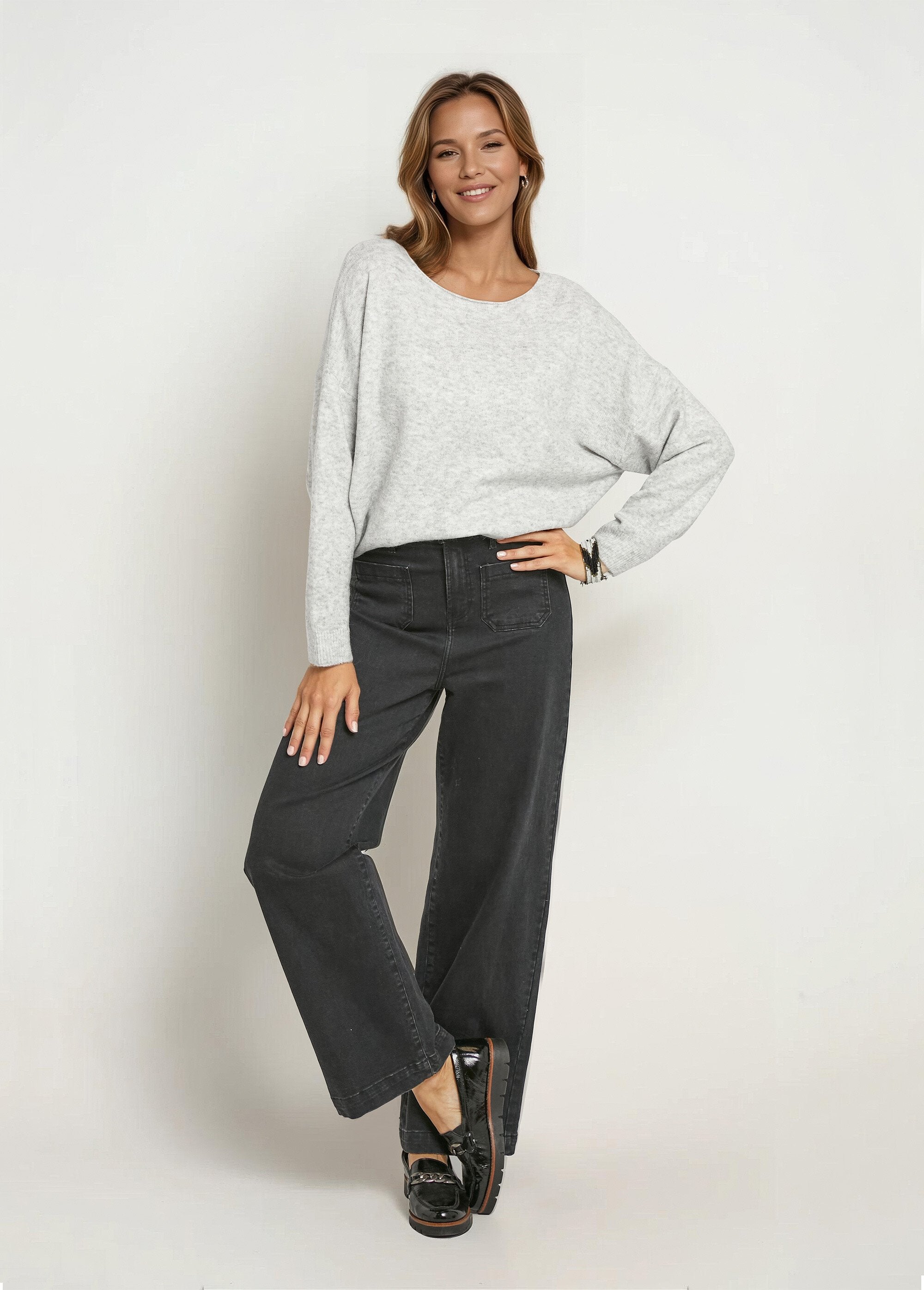 Warm_wool_sweater_with_boat_neckline_Light_gray_SF1_slim