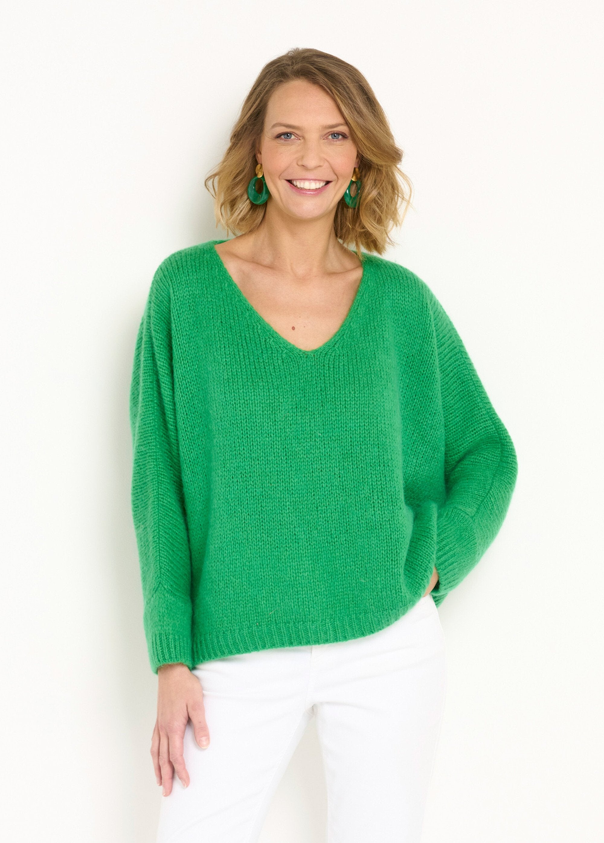 Warm_V-neck_sweater_with_mohair_and_wool_Green_FA1_slim