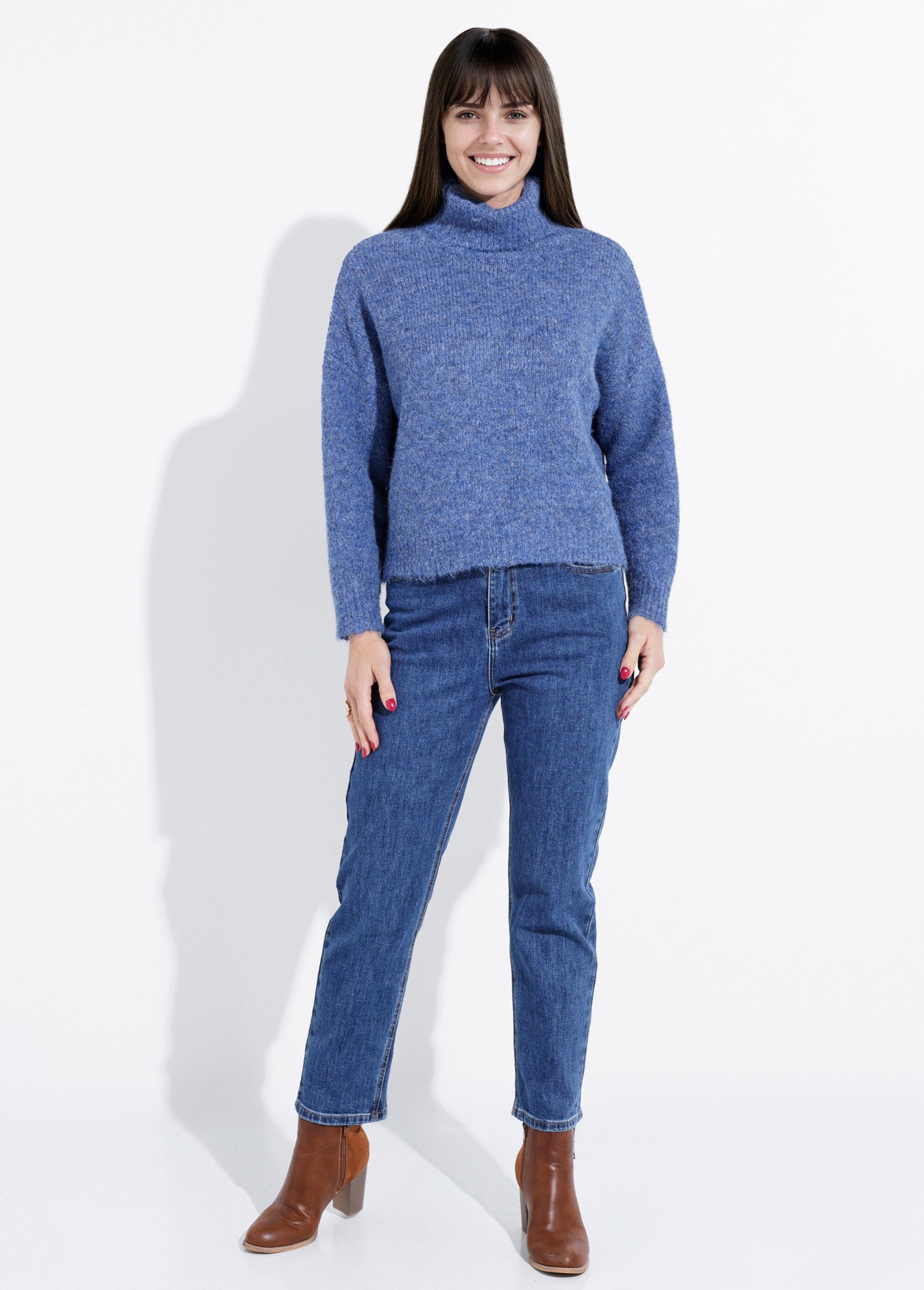 Chunky_knit_turtleneck_sweater_Blue_jeans_SF1_slim