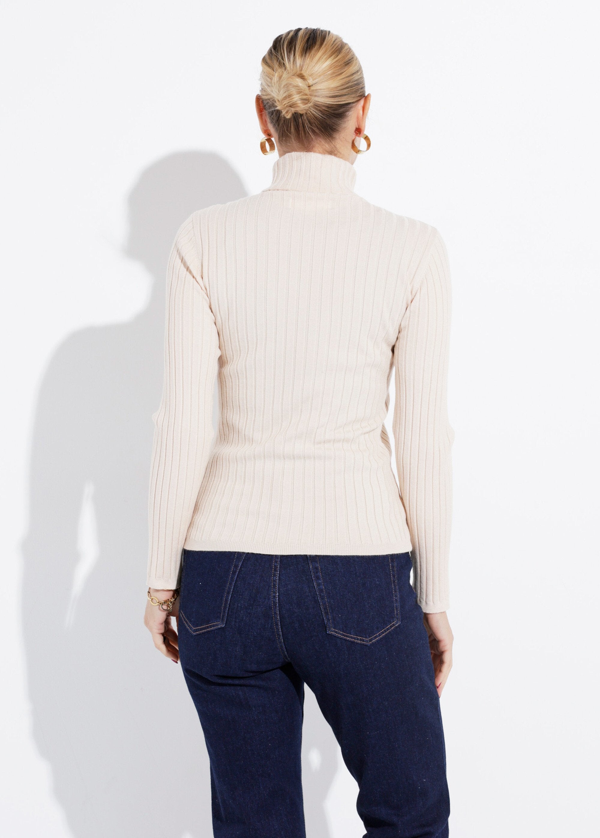 Fine_turtleneck_sweater,_flat_knit_Beige_DO1_slim