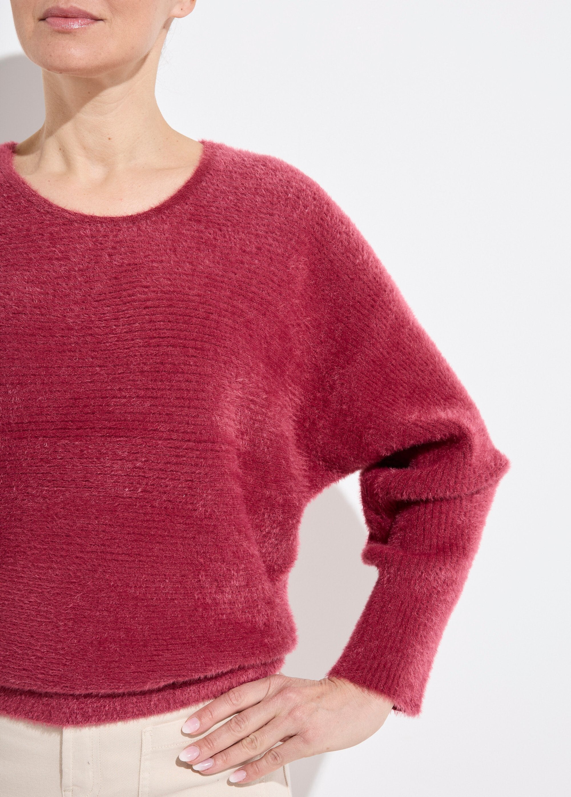 Ribbed_round-neck_sweater_with_boxed_armholes_Bordeaux_DE1_slim