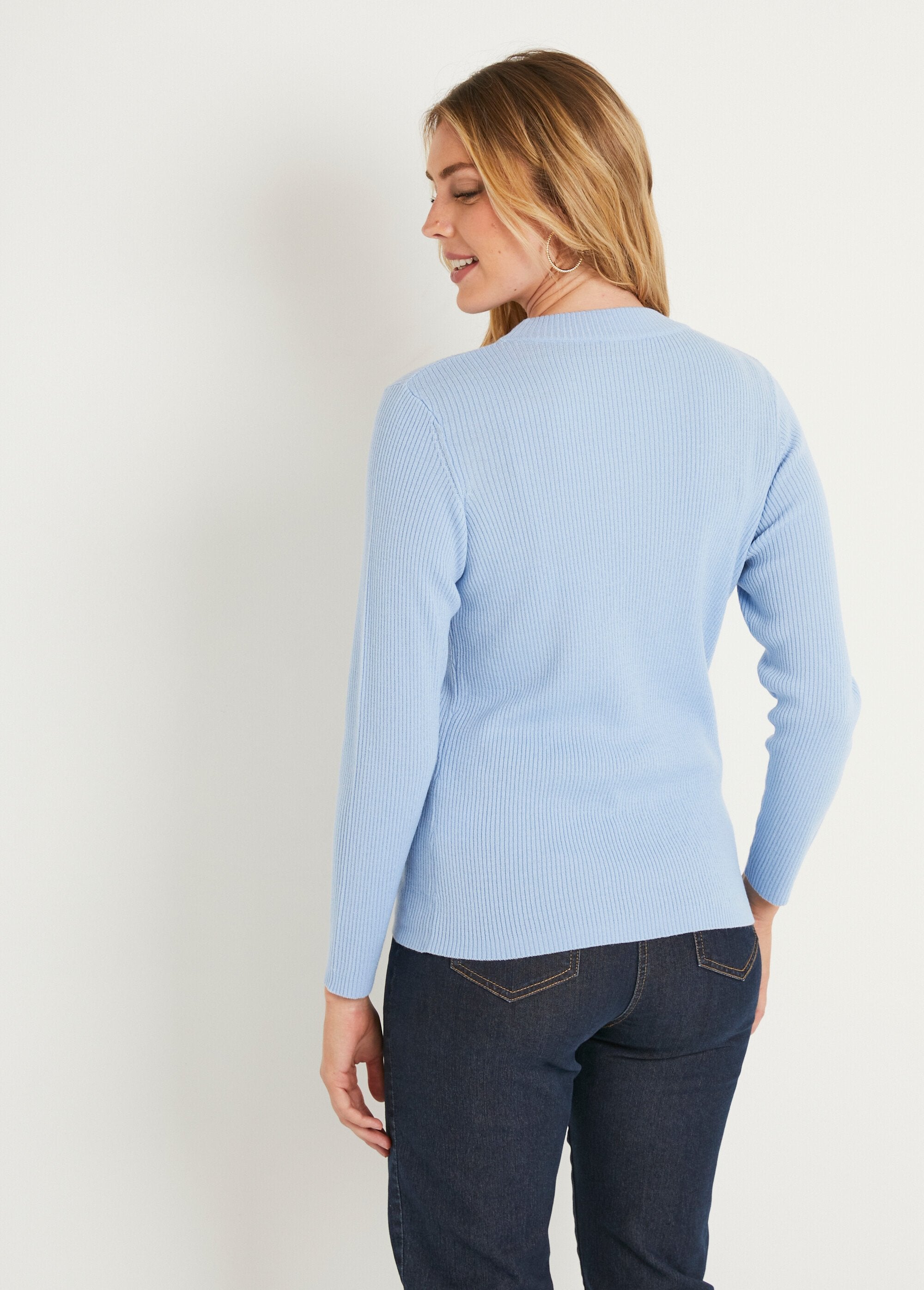Pull_court_col_montant_maille_côtelée_Ciel_DO1_slim