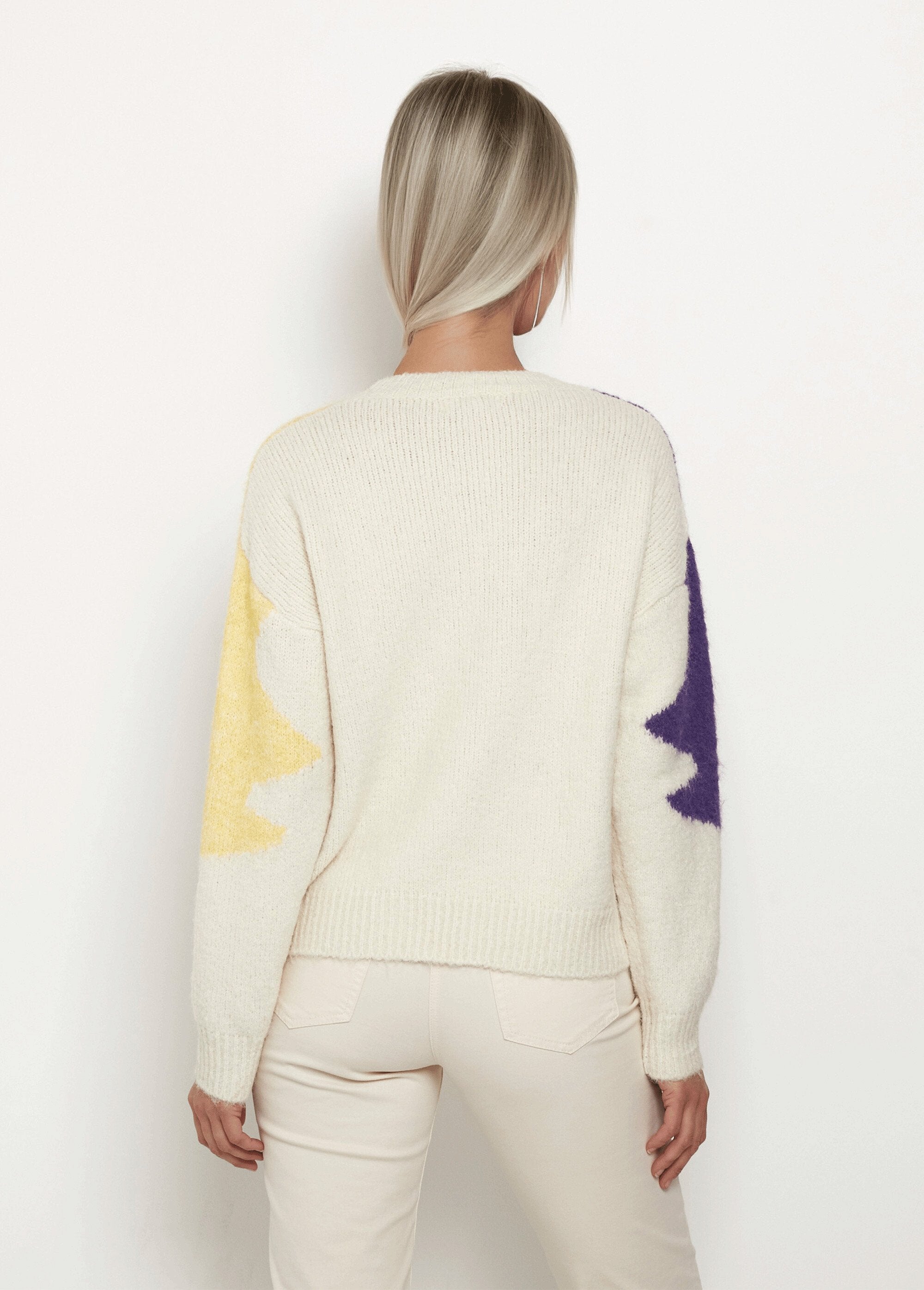 Warm_wool_sweater_with_fancy_patterns_Ecru_and_purple_DO1_slim