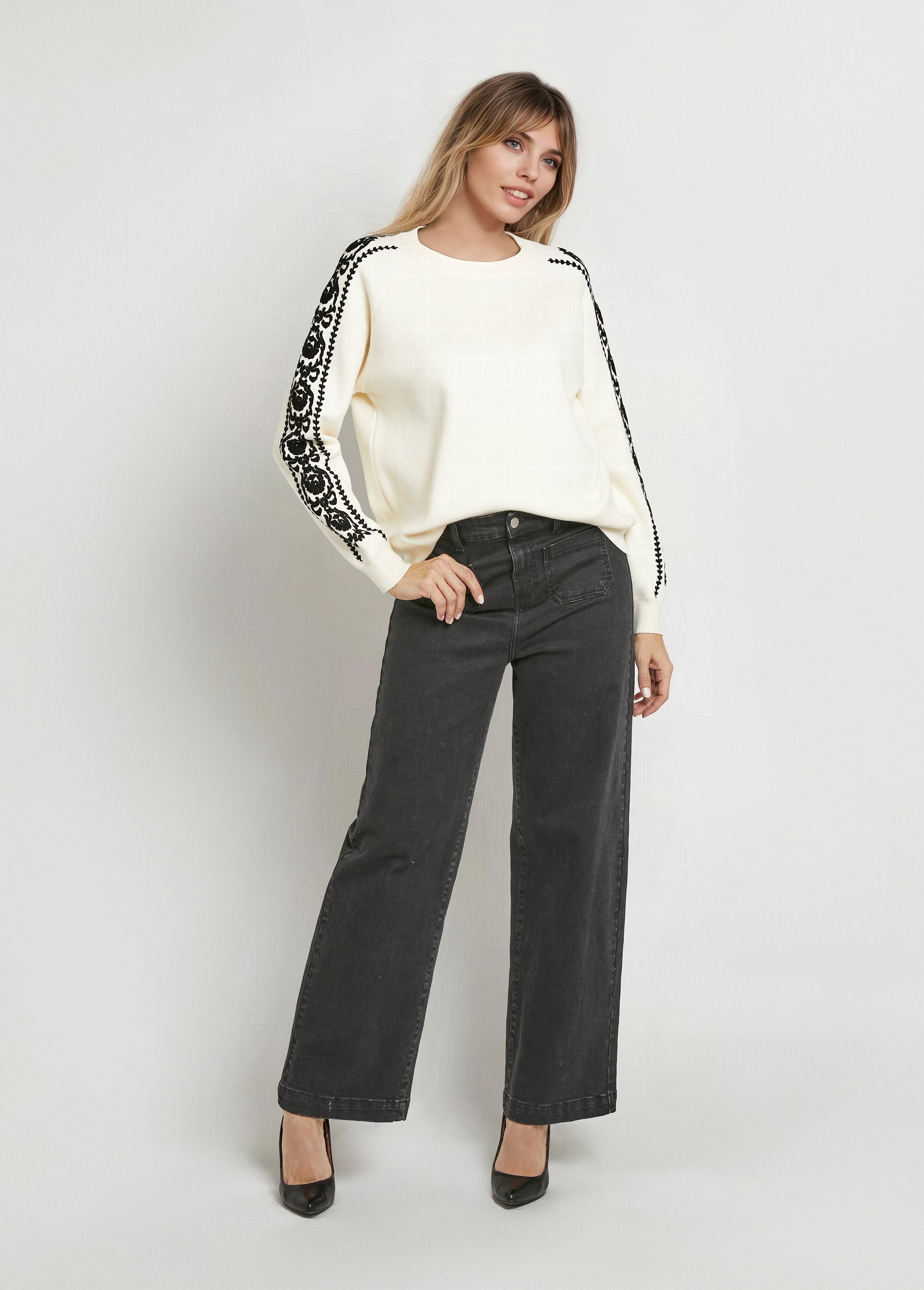 Thick_knit_sweater_with_embroidered_sleeves_Ecru_SF1_slim