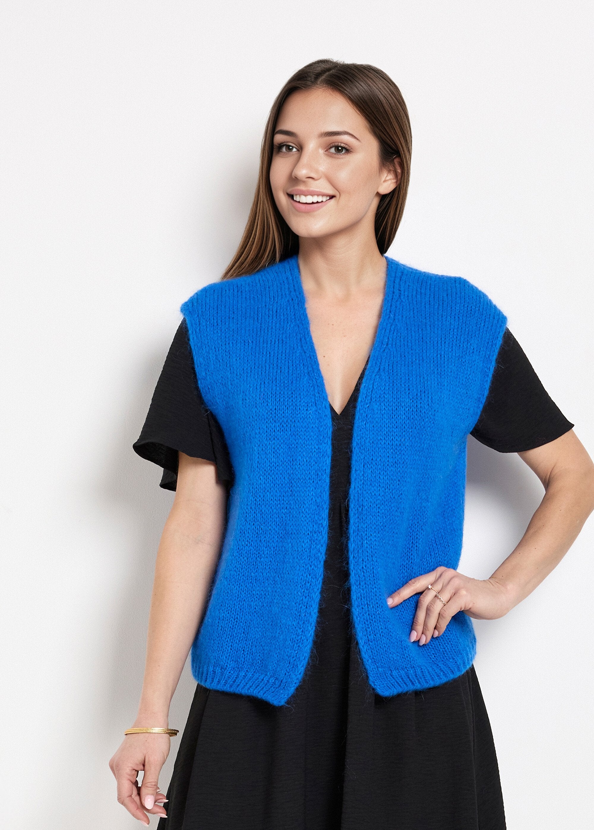Sleeveless_sweater_with_mohair_and_wool_Bright_blue_FA1_slim