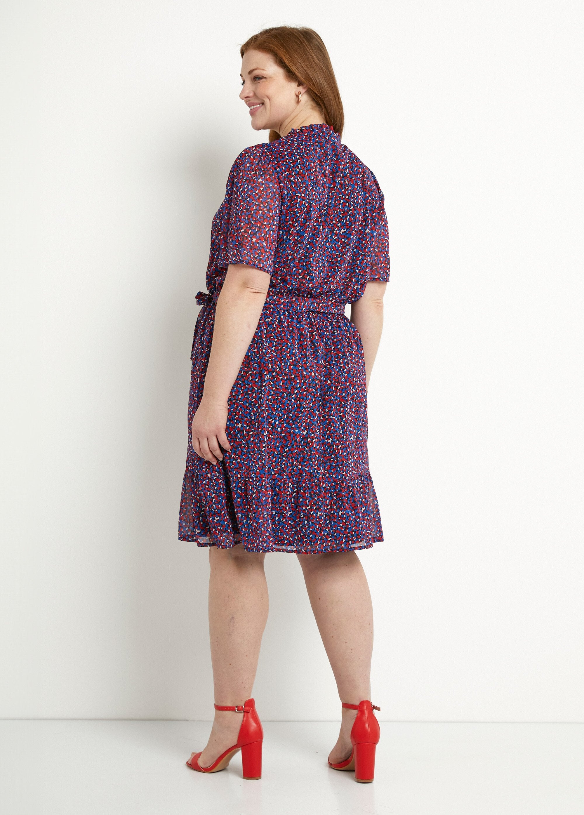 Ruffled_wrap_dress_with_graphic_print_voile_Navy_and_red_DO1_curvy