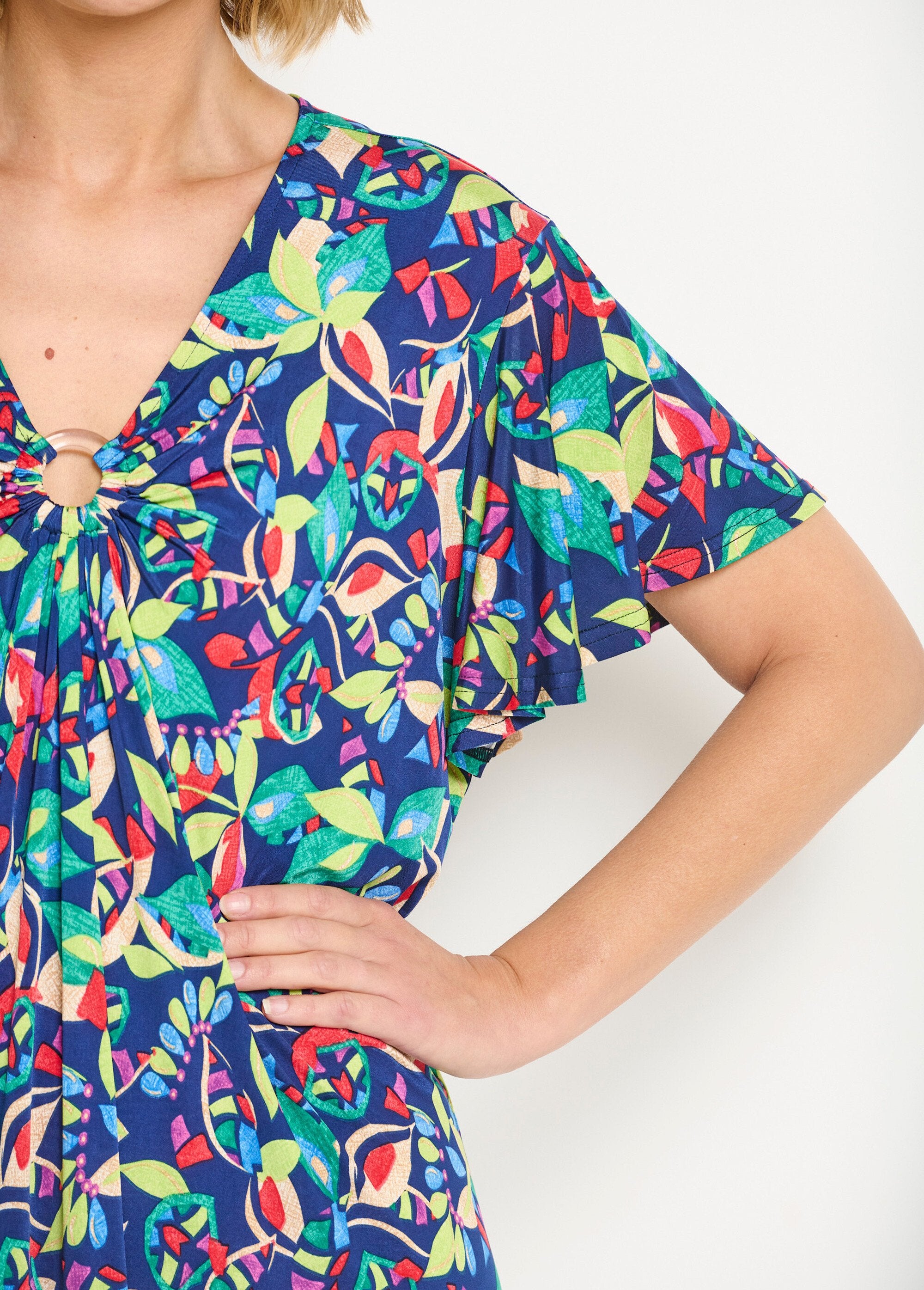 Short_flared_dress_with_multicolored_print_Navy_print_DE2_slim