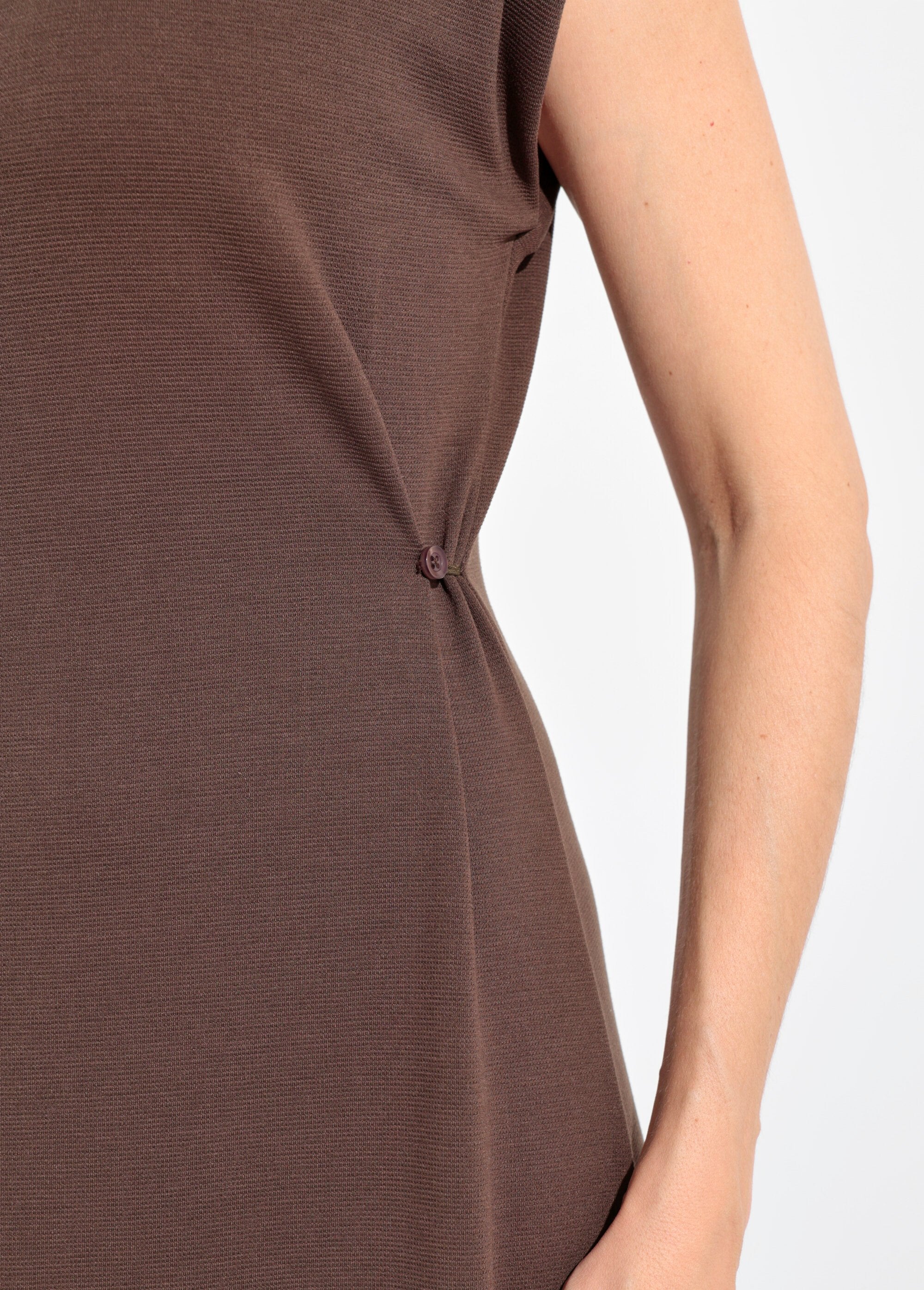 Long_plain_round_neck_T-shirt_dress_Brown_DE2_slim