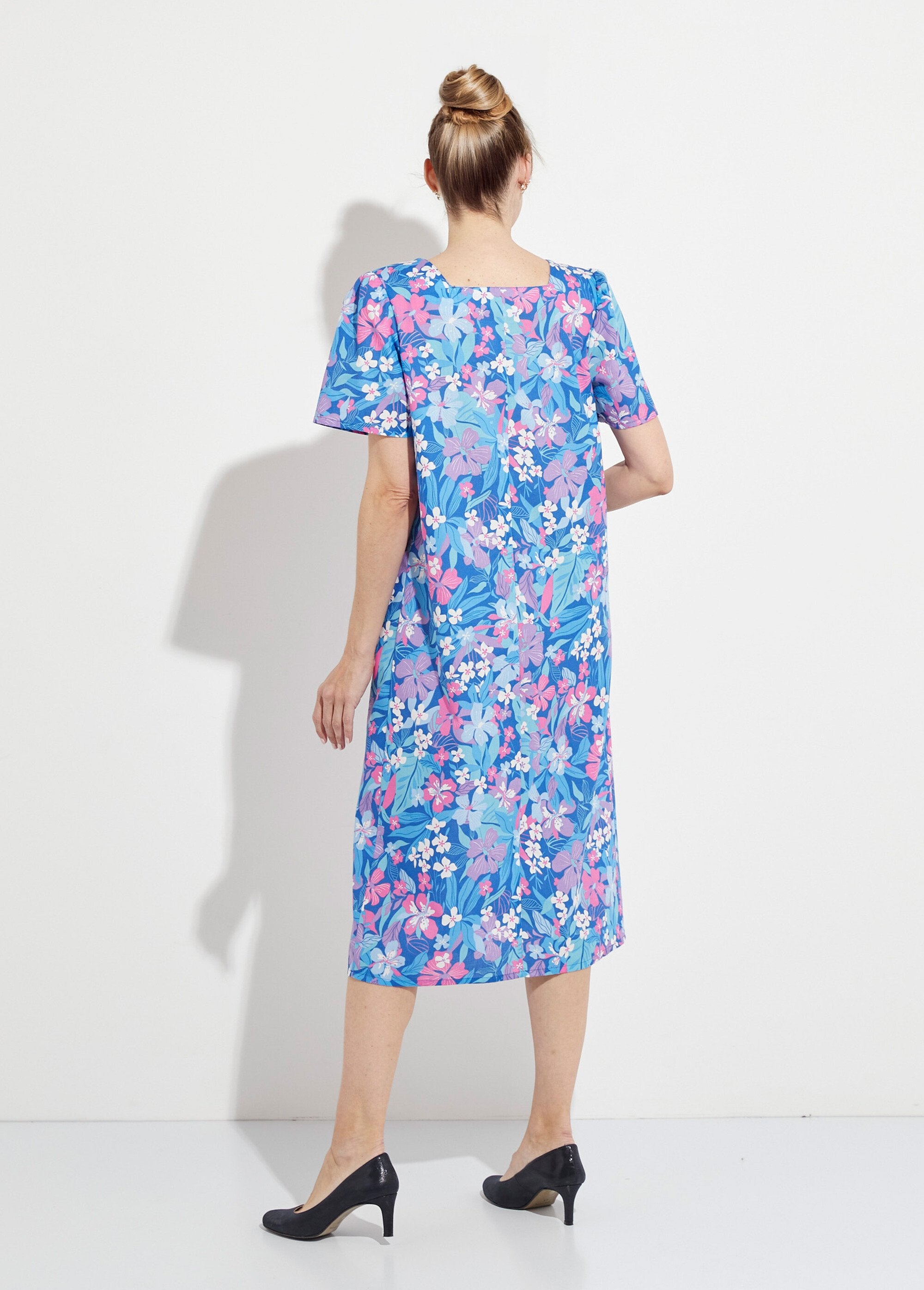 Short_apron_dress_with_short_sleeves_Blue_DO1_slim