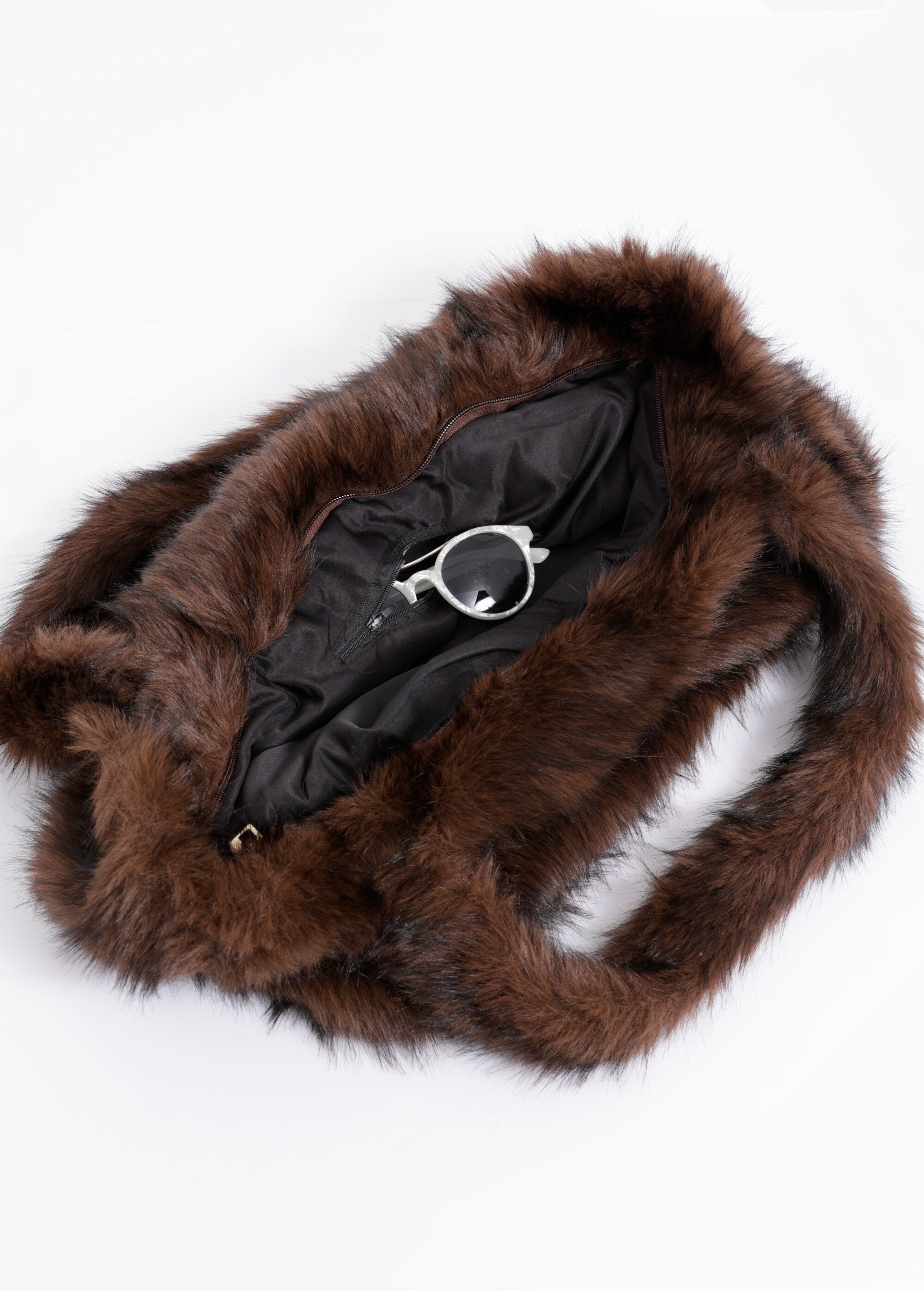 Plain_faux_fur_bag_Brown_DE2_slim