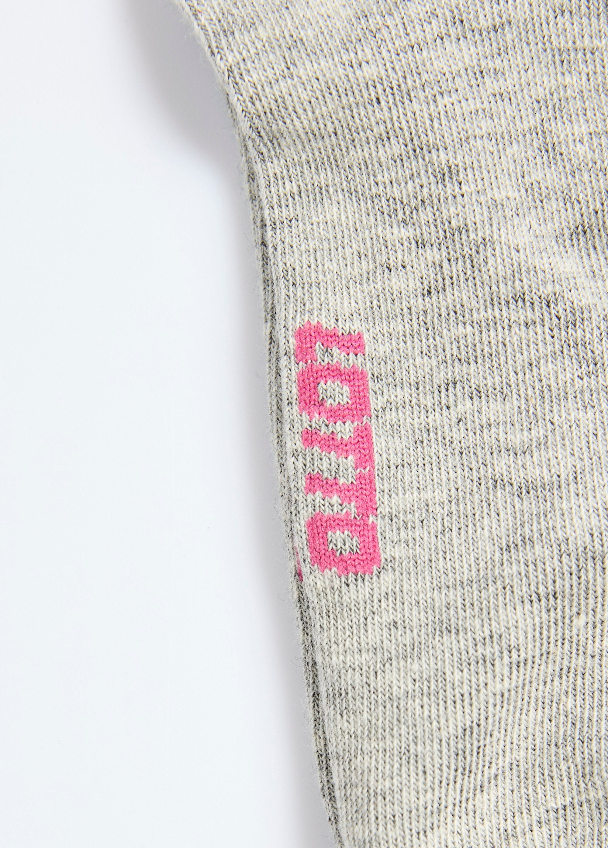 Socks_with_colorful_logo_Assorted_gray_DE3_slim