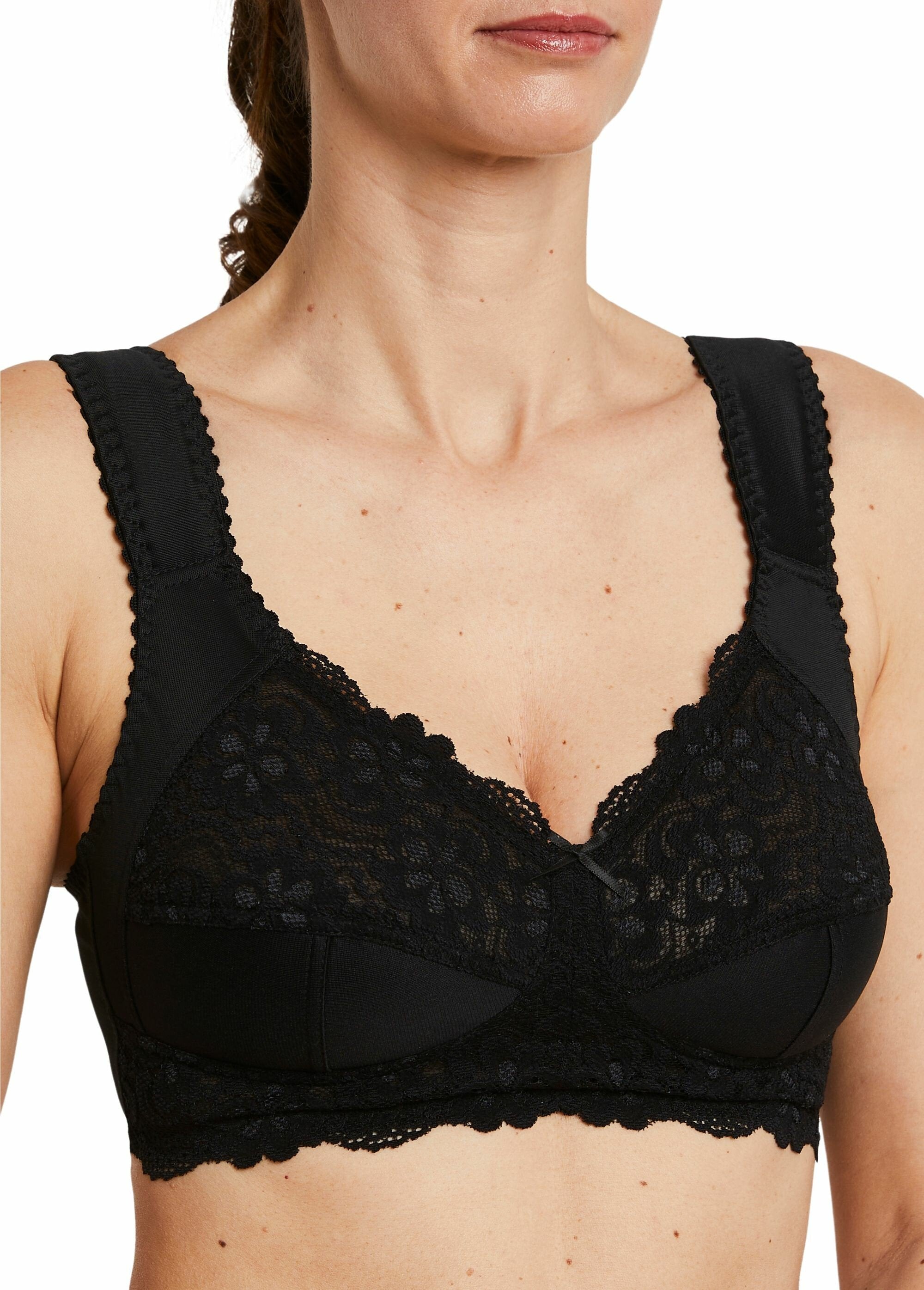 Non-wired_lace_bra_Black_DE1_slim