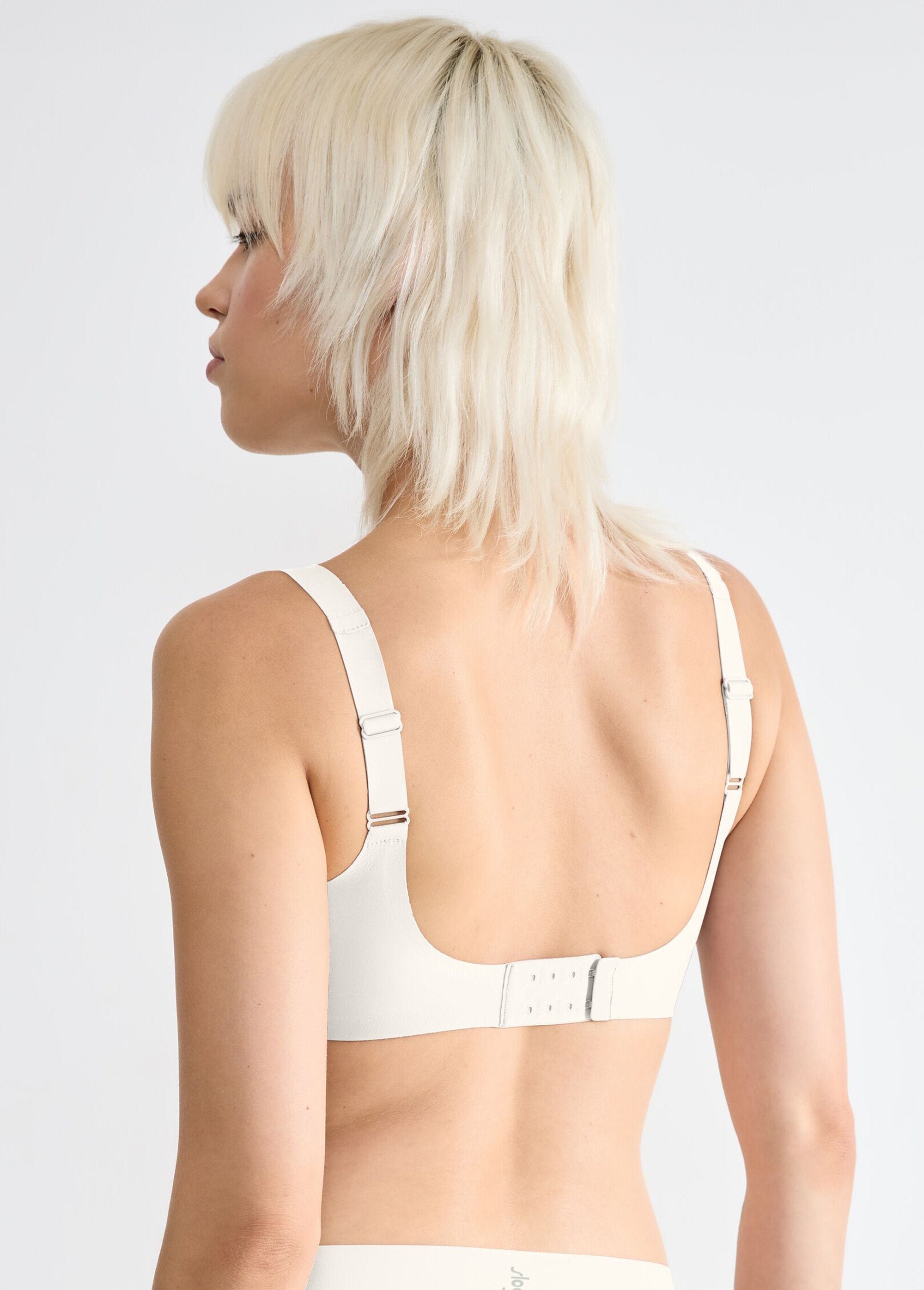 Invisible_microfiber_bra_White_DO1_slim