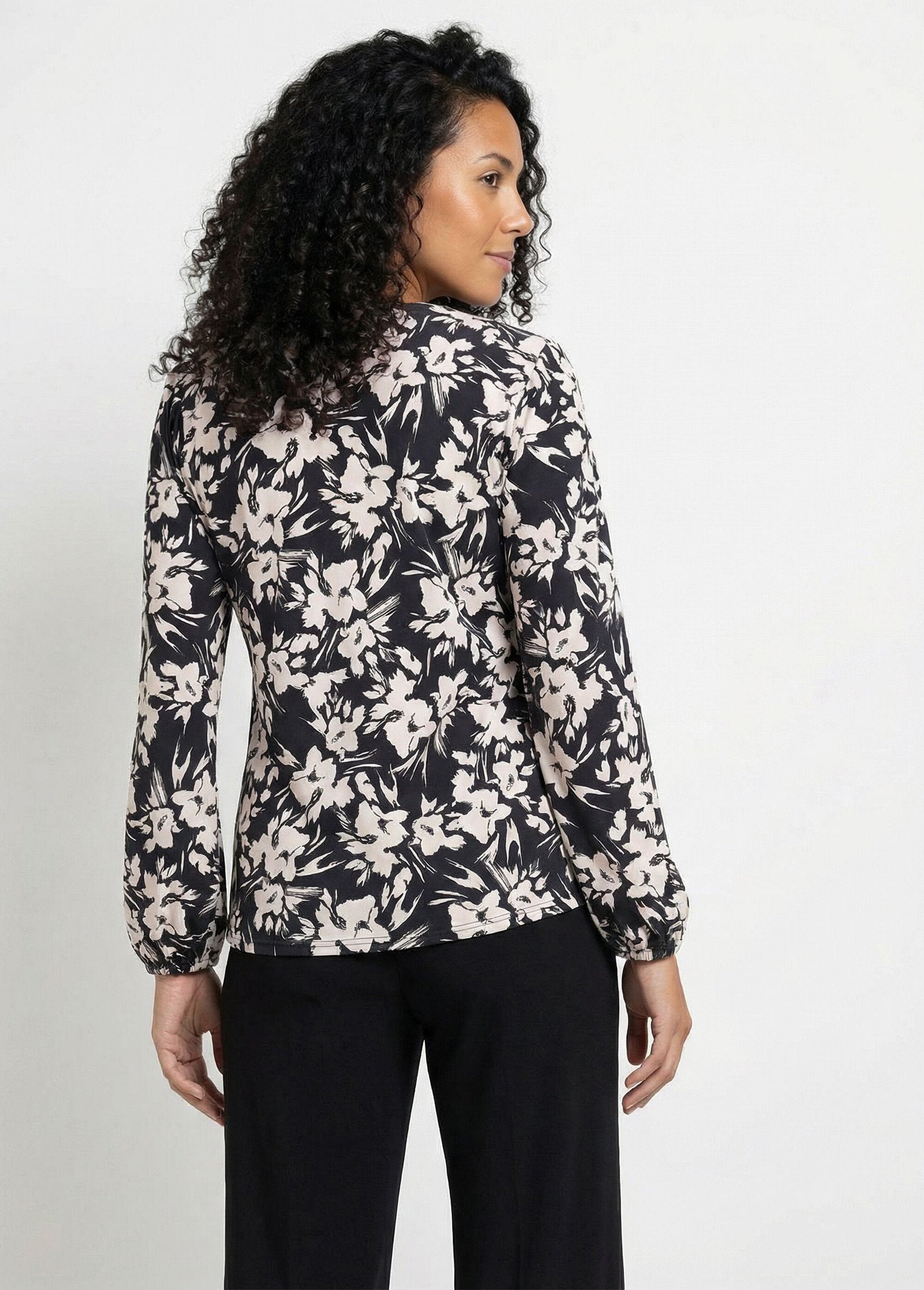 V-neck_button-down_flared_printed_T-shirt_Black_DO1_slim