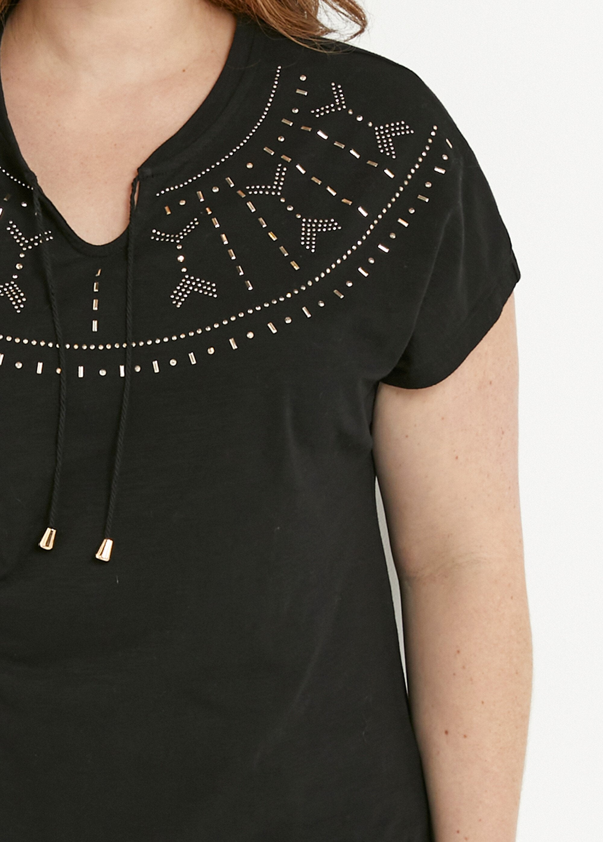 Plain_studded_short_t-shirt_with_flamed_knit_Black_DE1_curvy